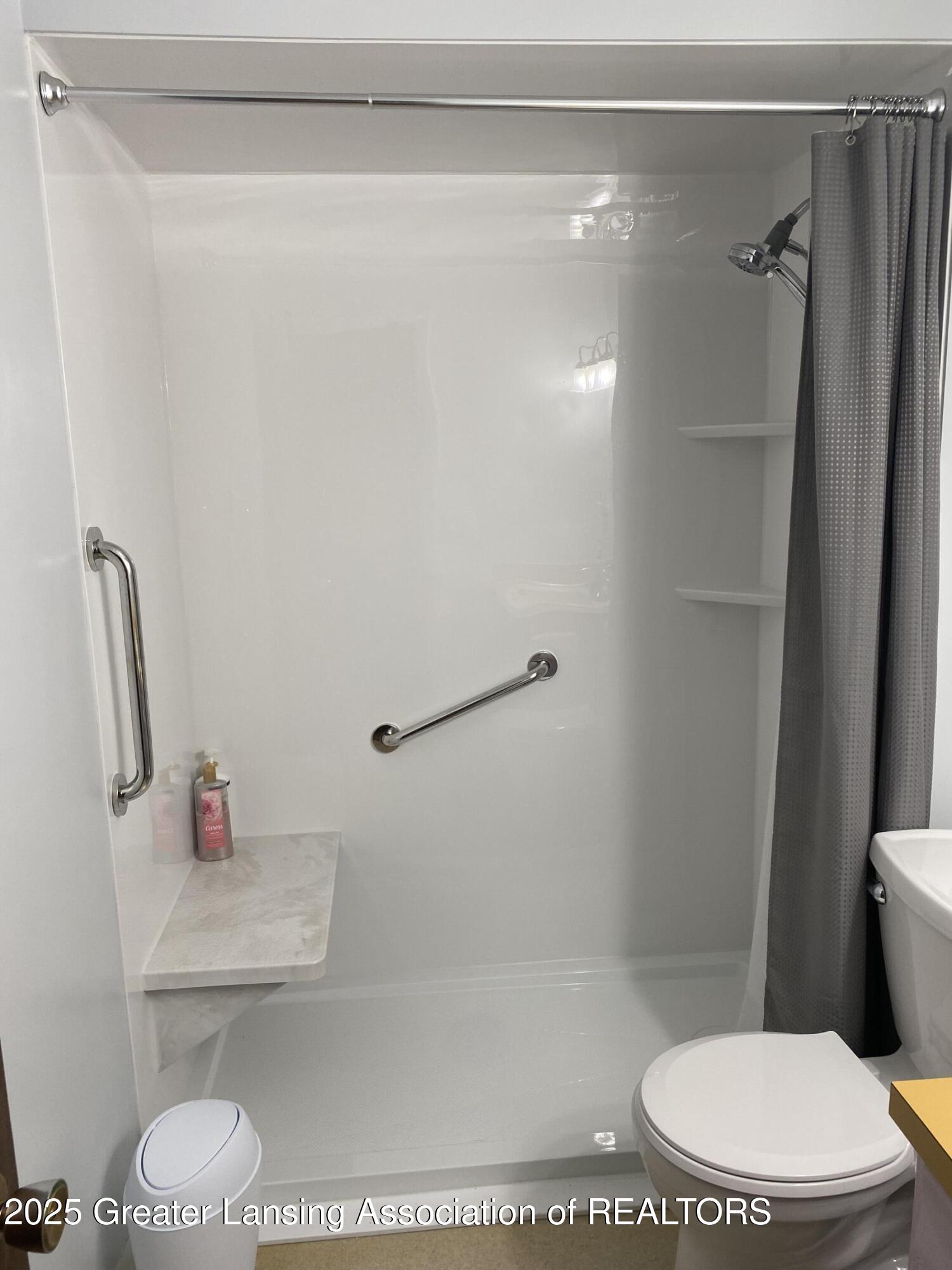 Holt, Michigan 48842, United States, 3 Bedrooms Bedrooms, ,2 BathroomsBathrooms,Residential,Active,162515