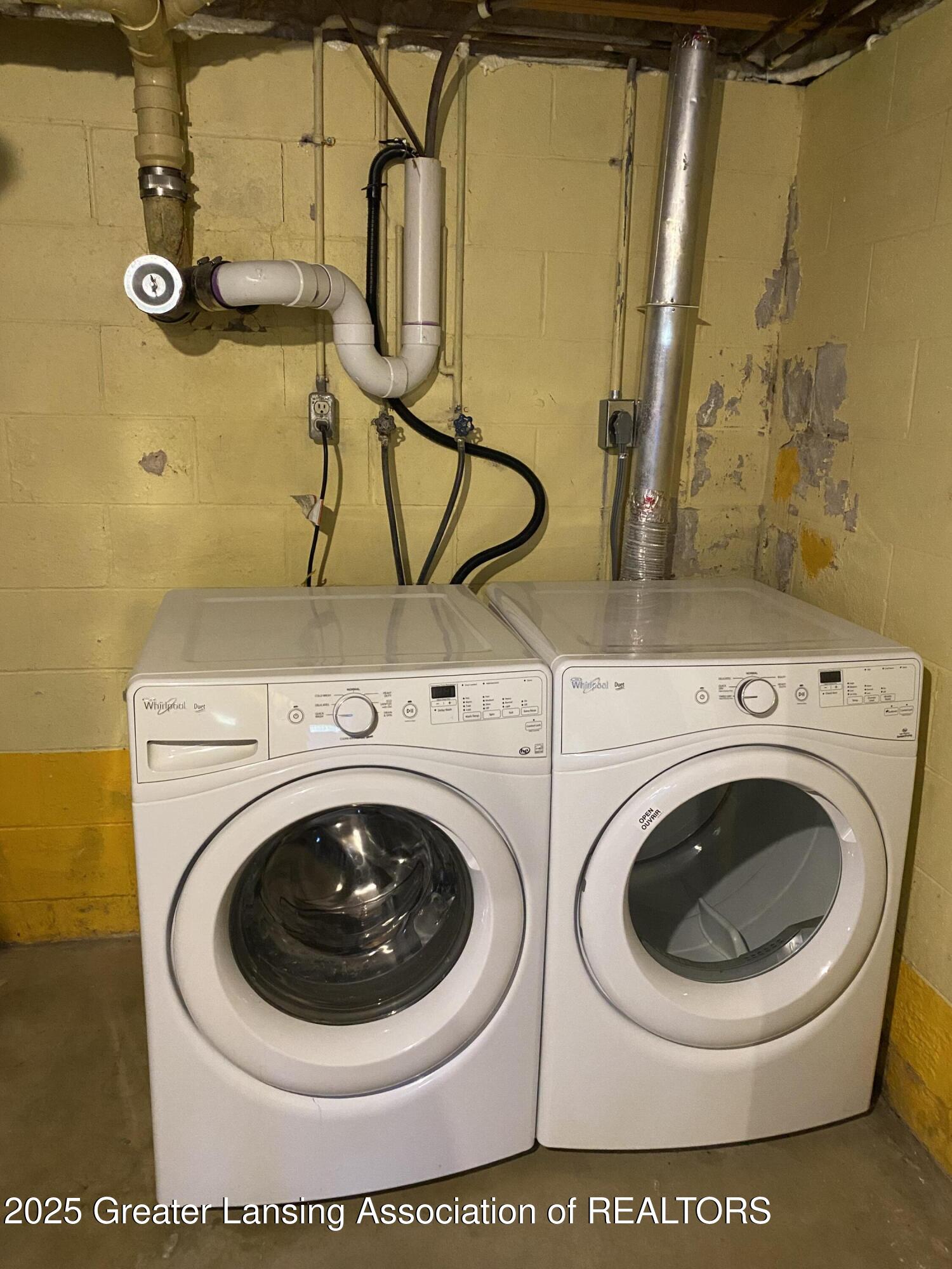 Holt, Michigan 48842, United States, 3 Bedrooms Bedrooms, ,2 BathroomsBathrooms,Residential,Active,162515