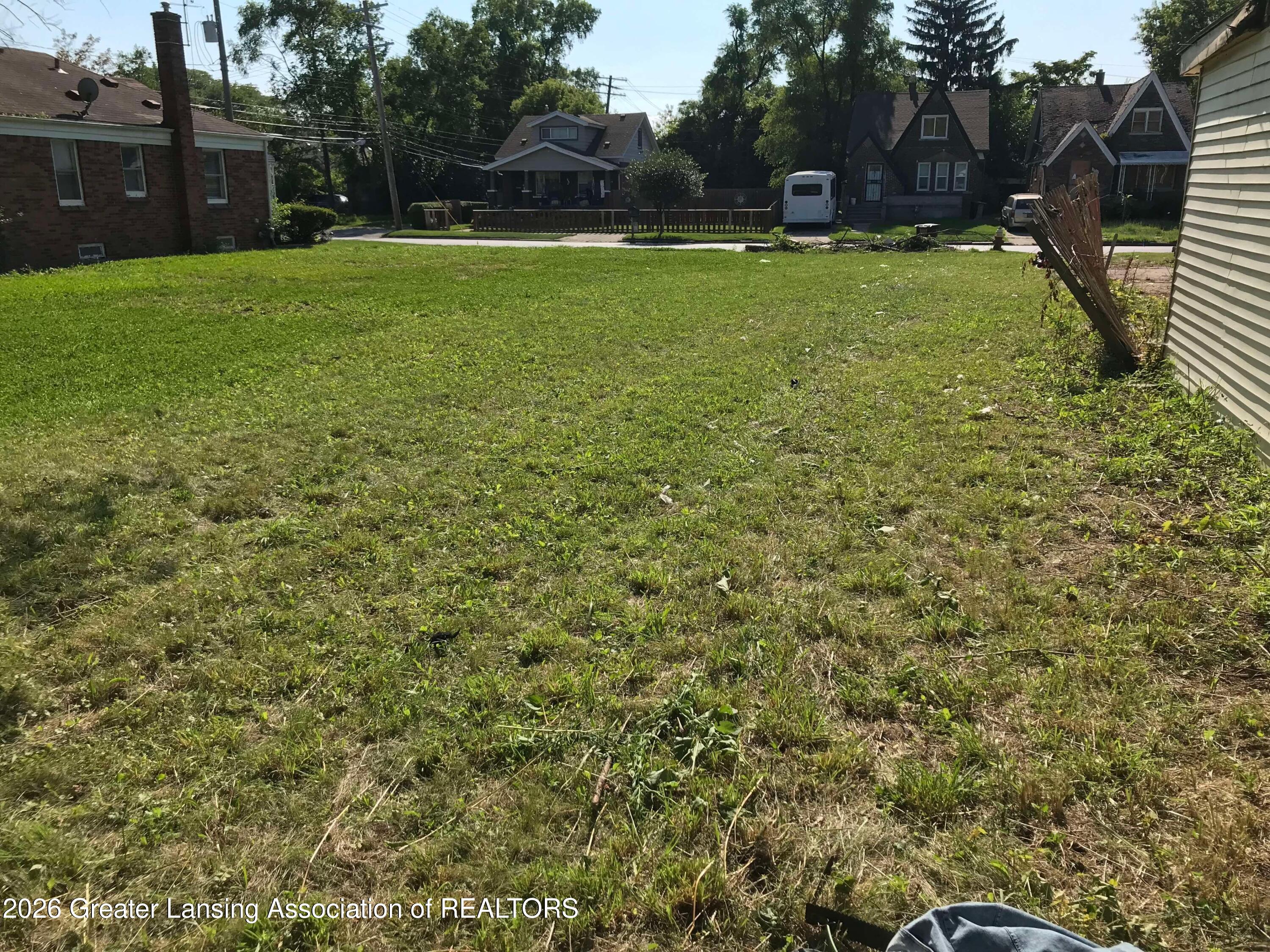 18042 Goulburn Avenue - Photo 2