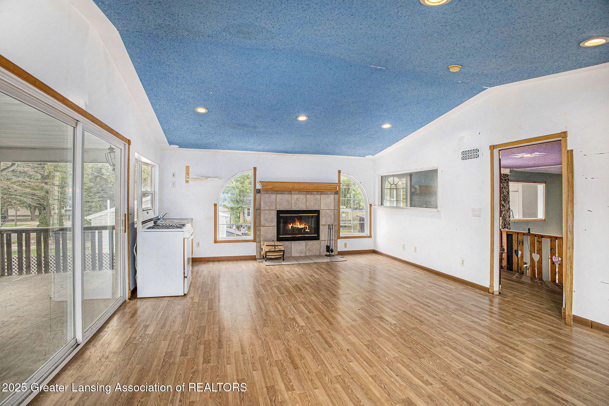 Lansing, Michigan 48911, United States, 5 Bedrooms Bedrooms, ,3 BathroomsBathrooms,Residential,Active,217351