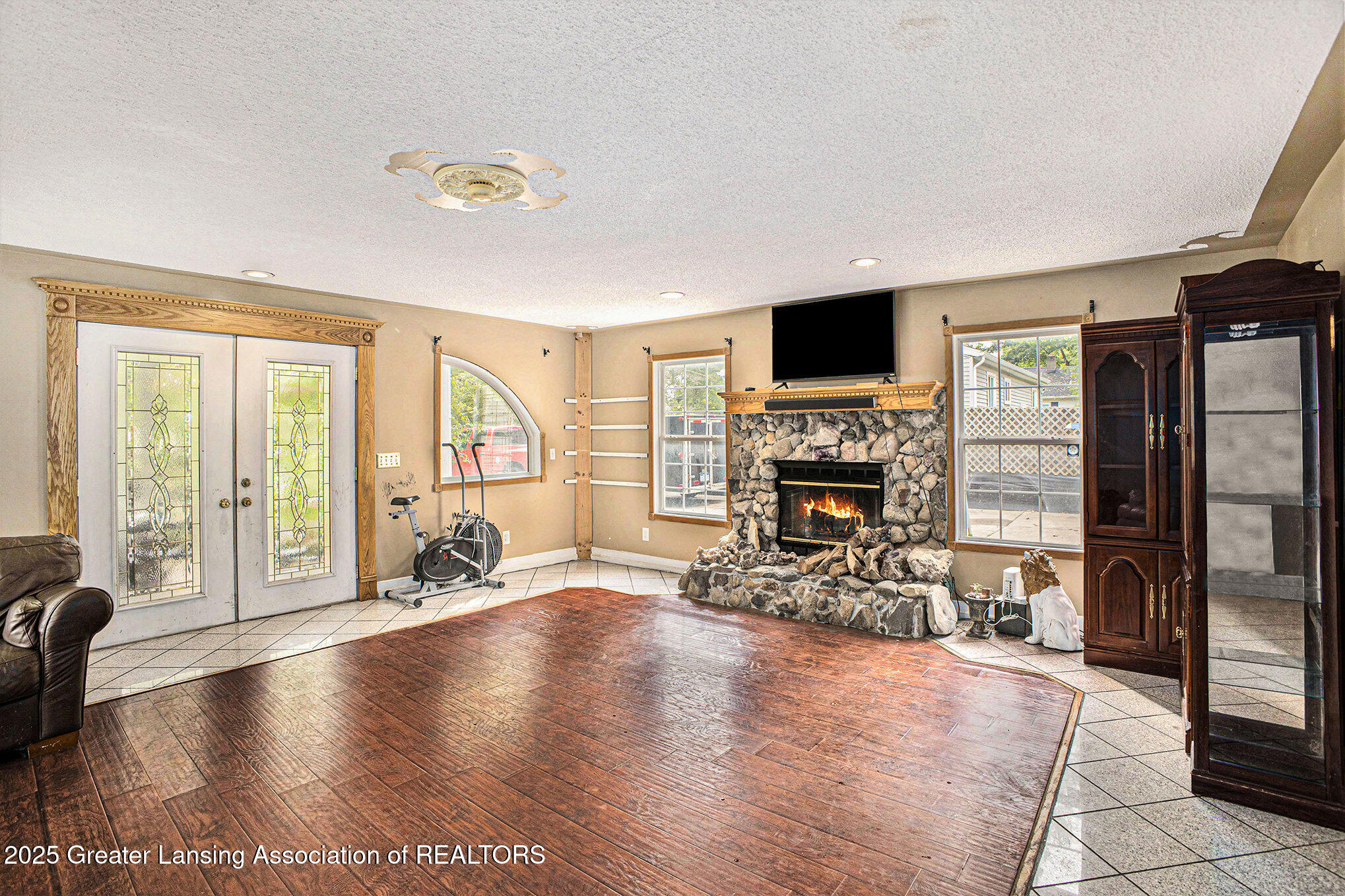 Lansing, Michigan 48911, United States, 5 Bedrooms Bedrooms, ,3 BathroomsBathrooms,Residential,Active,217351