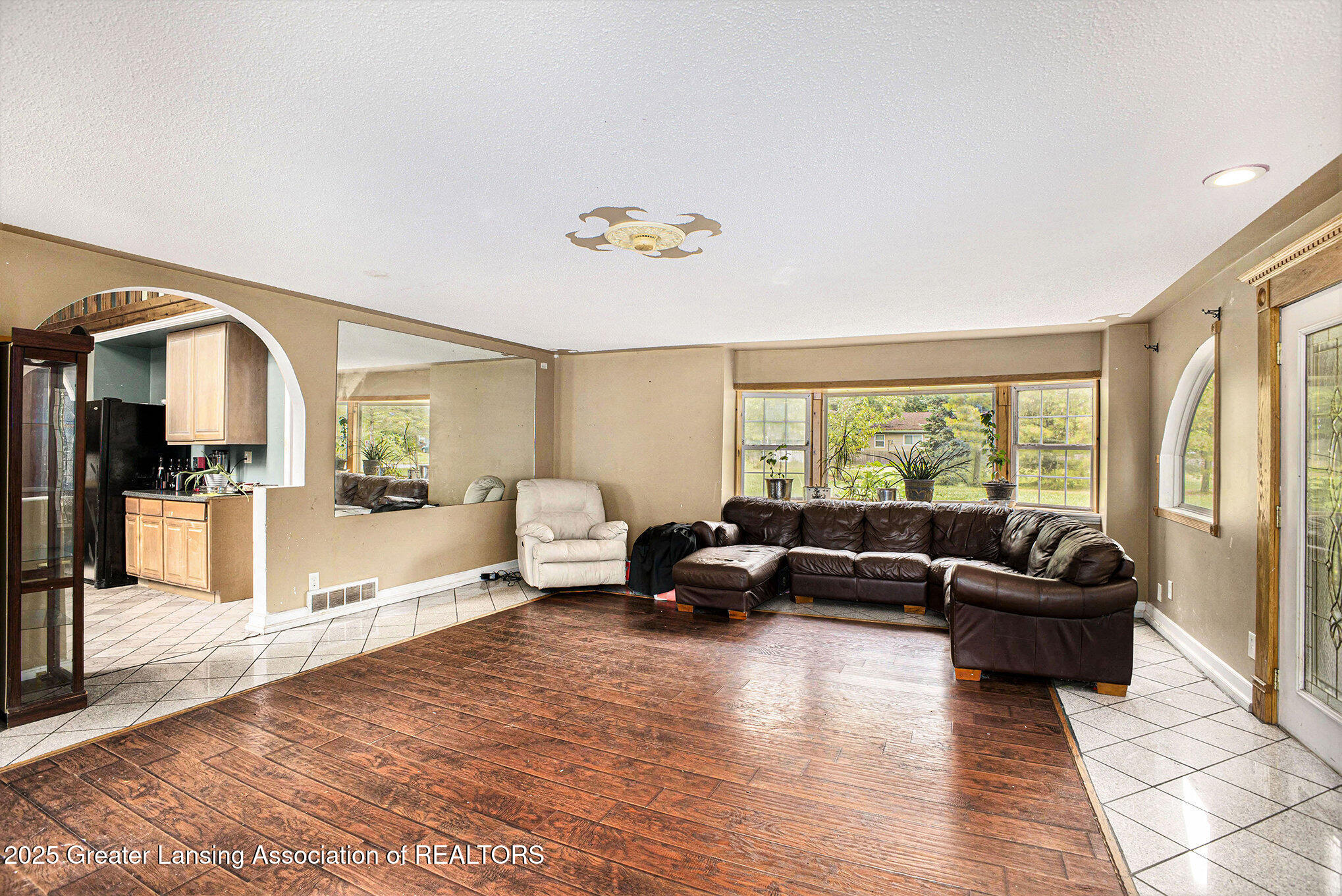 Lansing, Michigan 48911, United States, 5 Bedrooms Bedrooms, ,3 BathroomsBathrooms,Residential,Active,217351