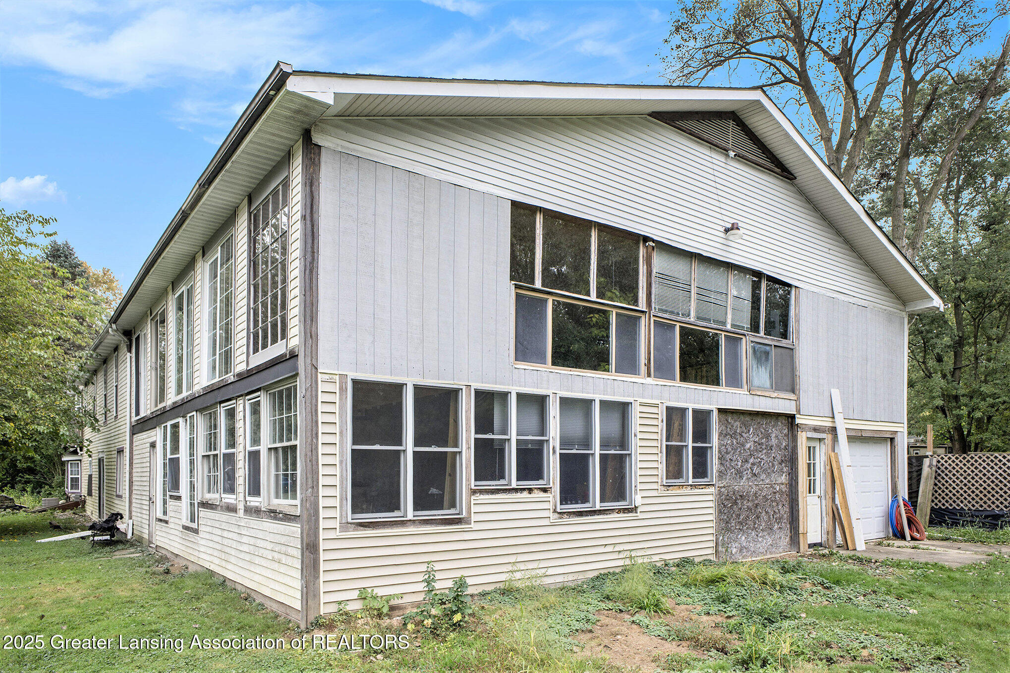 Lansing, Michigan 48911, United States, 5 Bedrooms Bedrooms, ,3 BathroomsBathrooms,Residential,Active,217351