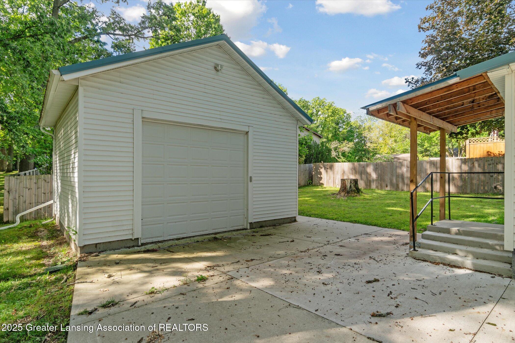 Ionia, Michigan 48846, United States, 2 Bedrooms Bedrooms, ,1 BathroomBathrooms,Residential,Pending,198961