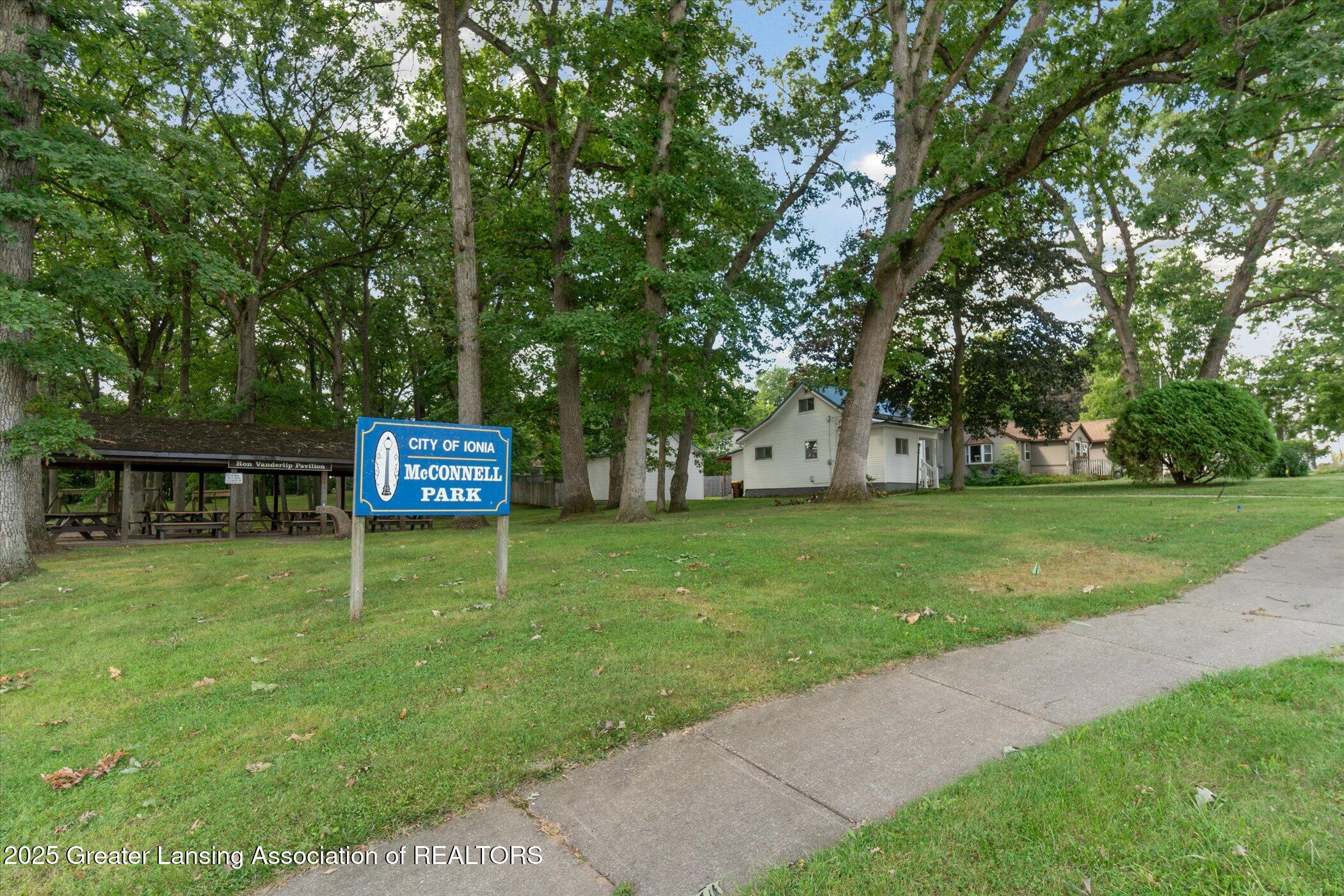 Ionia, Michigan 48846, United States, 2 Bedrooms Bedrooms, ,1 BathroomBathrooms,Residential,Pending,198961