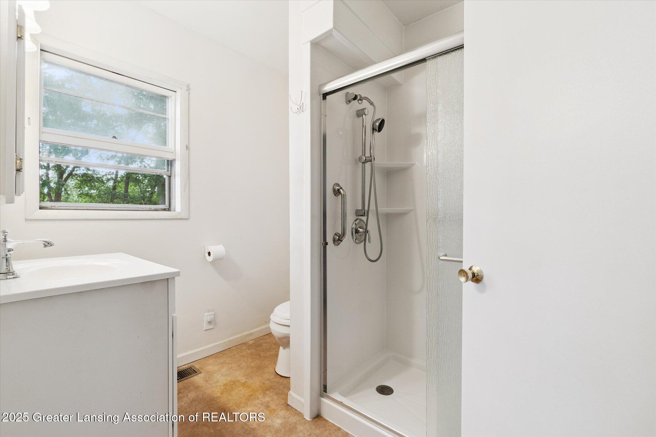 Ionia, Michigan 48846, United States, 2 Bedrooms Bedrooms, ,1 BathroomBathrooms,Residential,Pending,198961