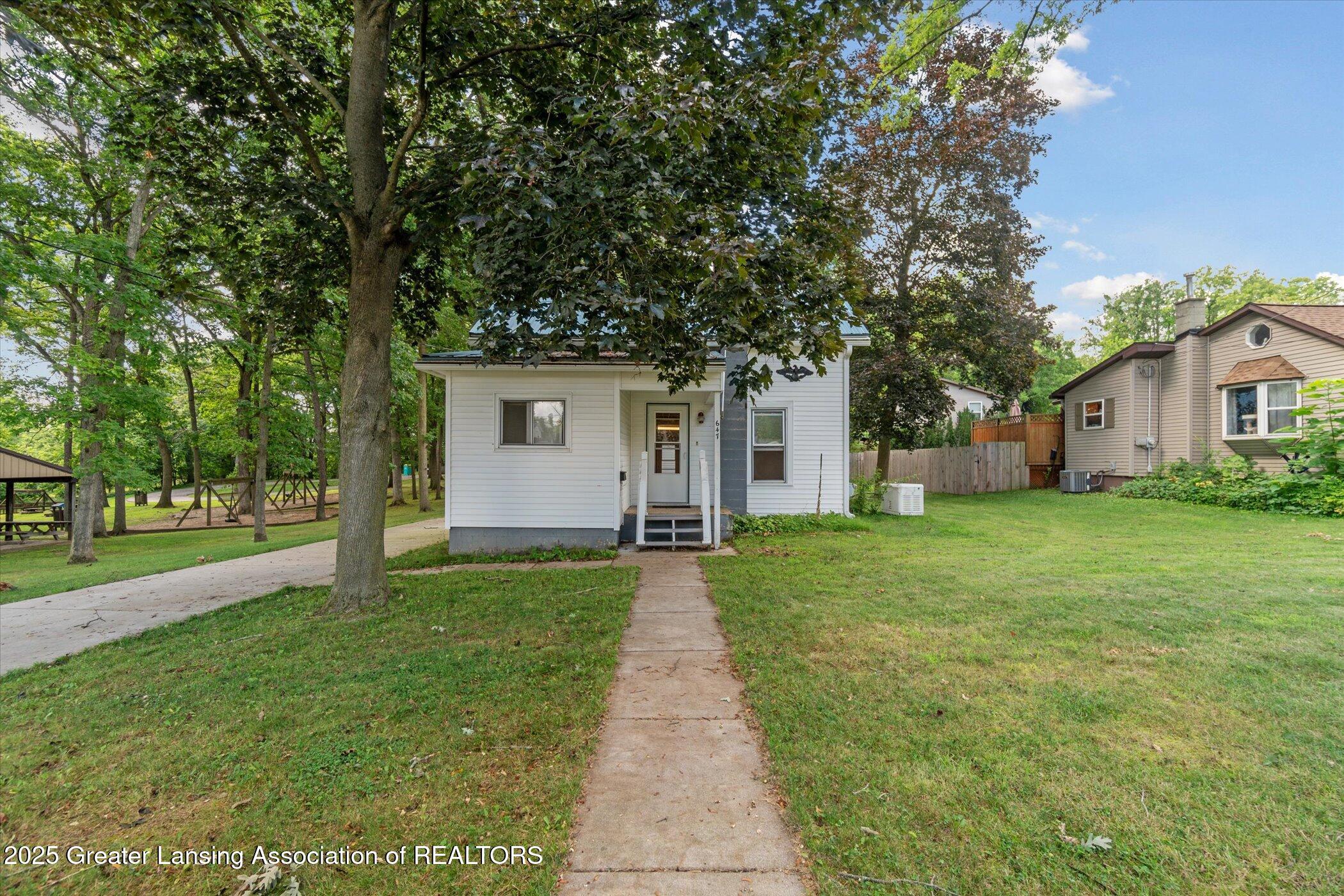 Ionia, Michigan 48846, United States, 2 Bedrooms Bedrooms, ,1 BathroomBathrooms,Residential,Pending,198961