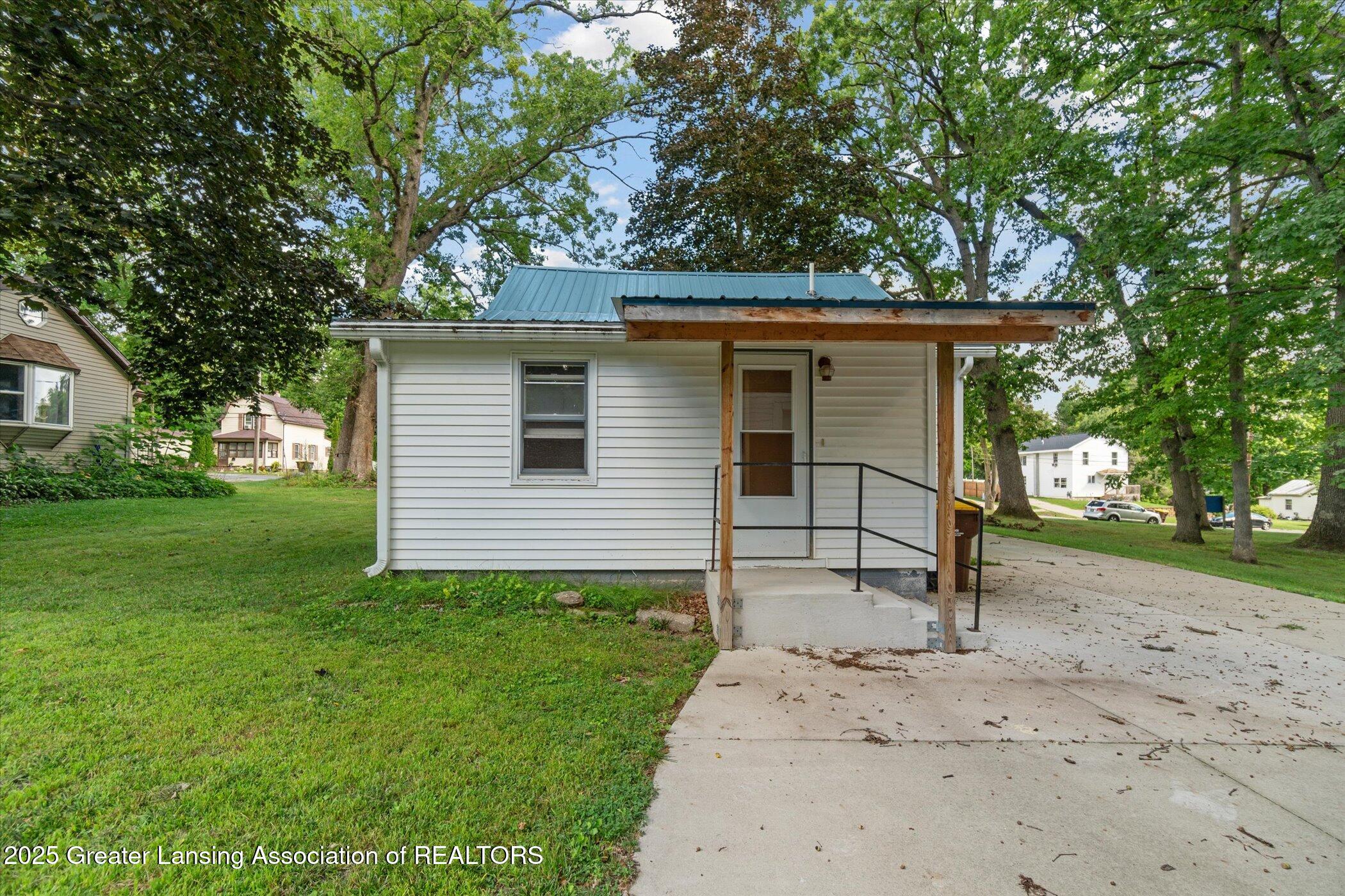 Ionia, Michigan 48846, United States, 2 Bedrooms Bedrooms, ,1 BathroomBathrooms,Residential,Pending,198961