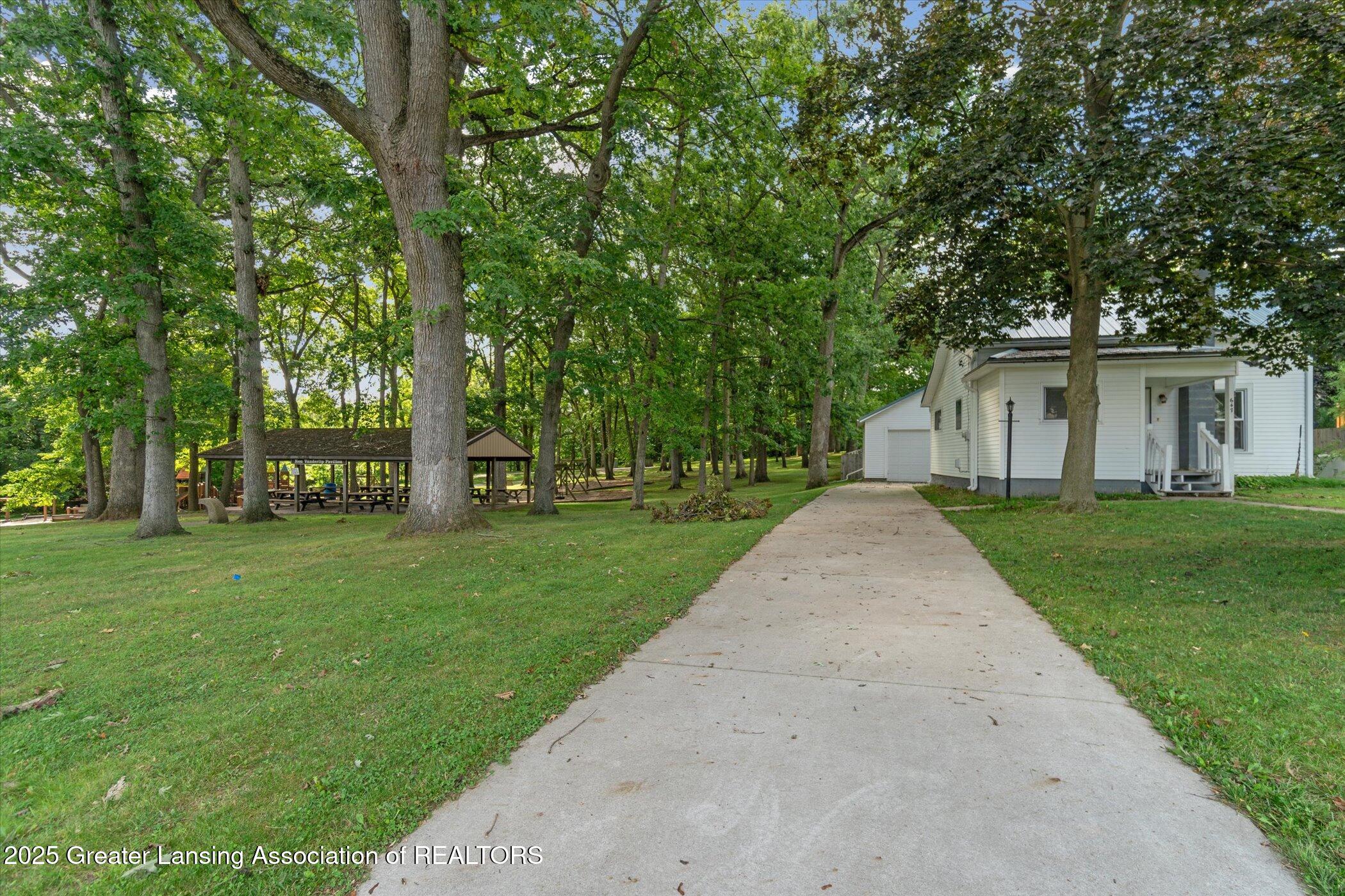 Ionia, Michigan 48846, United States, 2 Bedrooms Bedrooms, ,1 BathroomBathrooms,Residential,Pending,198961