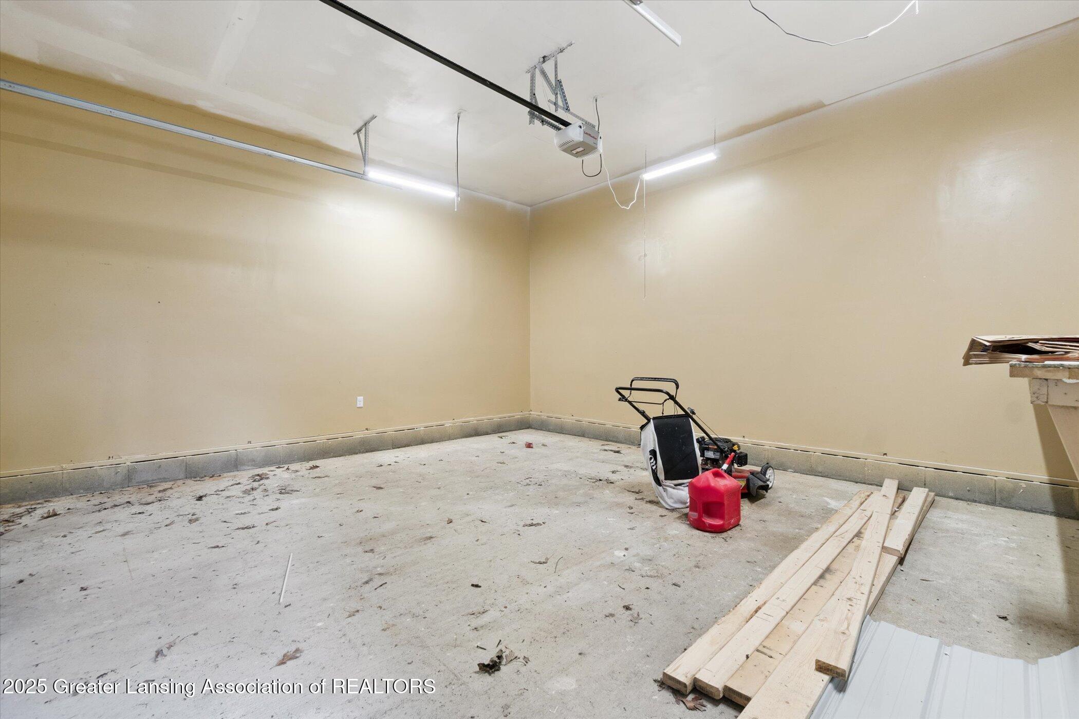 Ionia, Michigan 48846, United States, 2 Bedrooms Bedrooms, ,1 BathroomBathrooms,Residential,Pending,198961