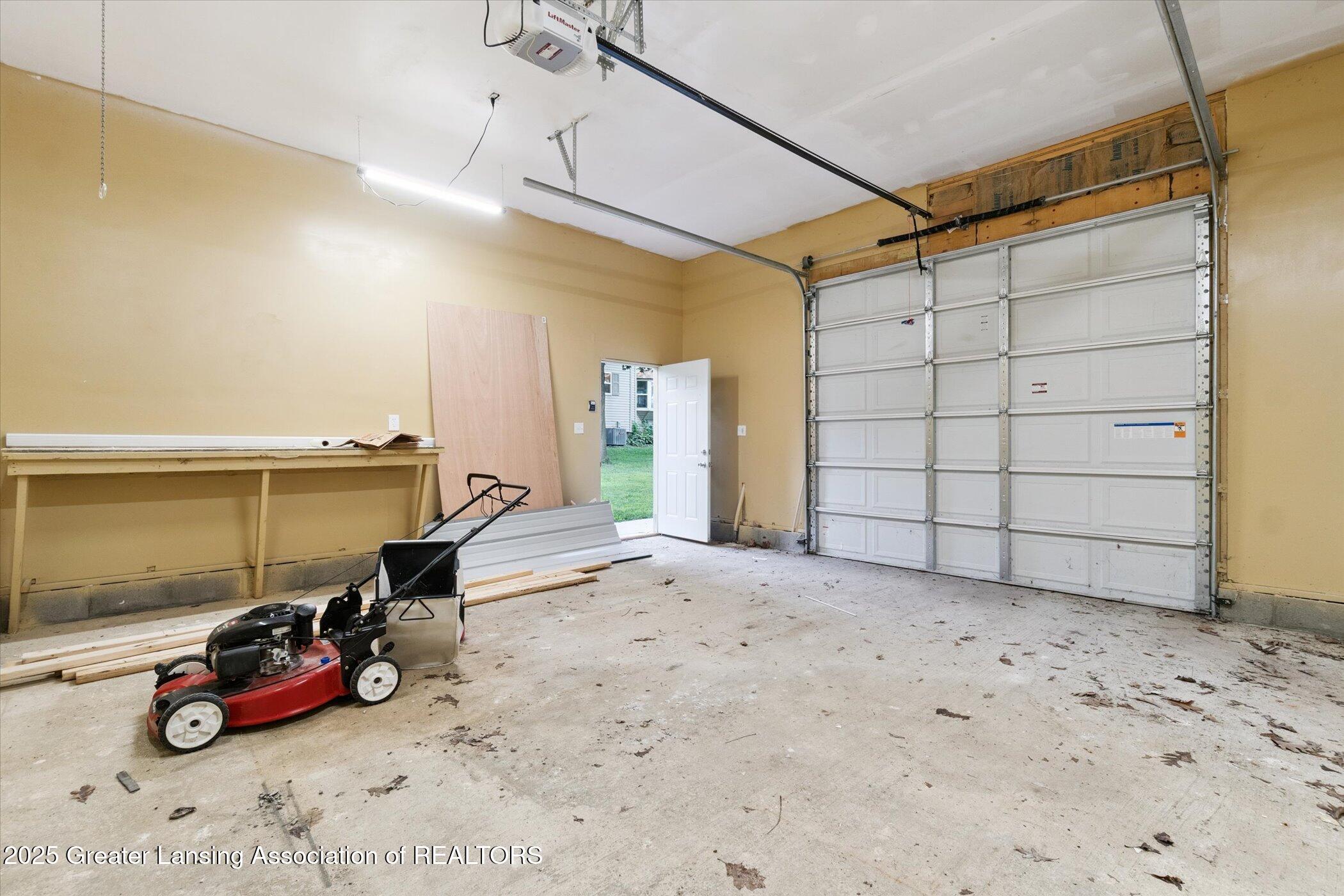 Ionia, Michigan 48846, United States, 2 Bedrooms Bedrooms, ,1 BathroomBathrooms,Residential,Pending,198961