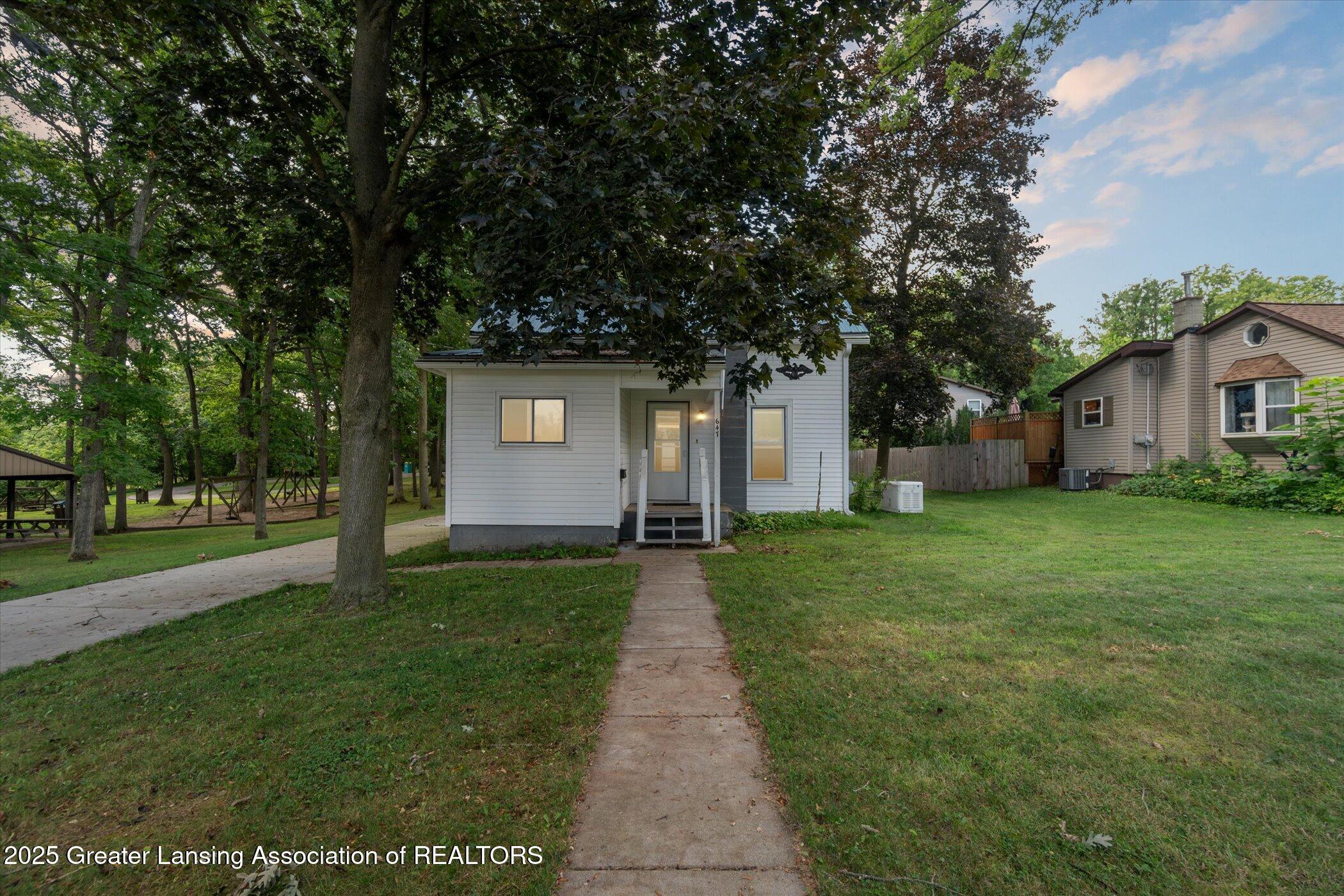 Ionia, Michigan 48846, United States, 2 Bedrooms Bedrooms, ,1 BathroomBathrooms,Residential,Pending,198961