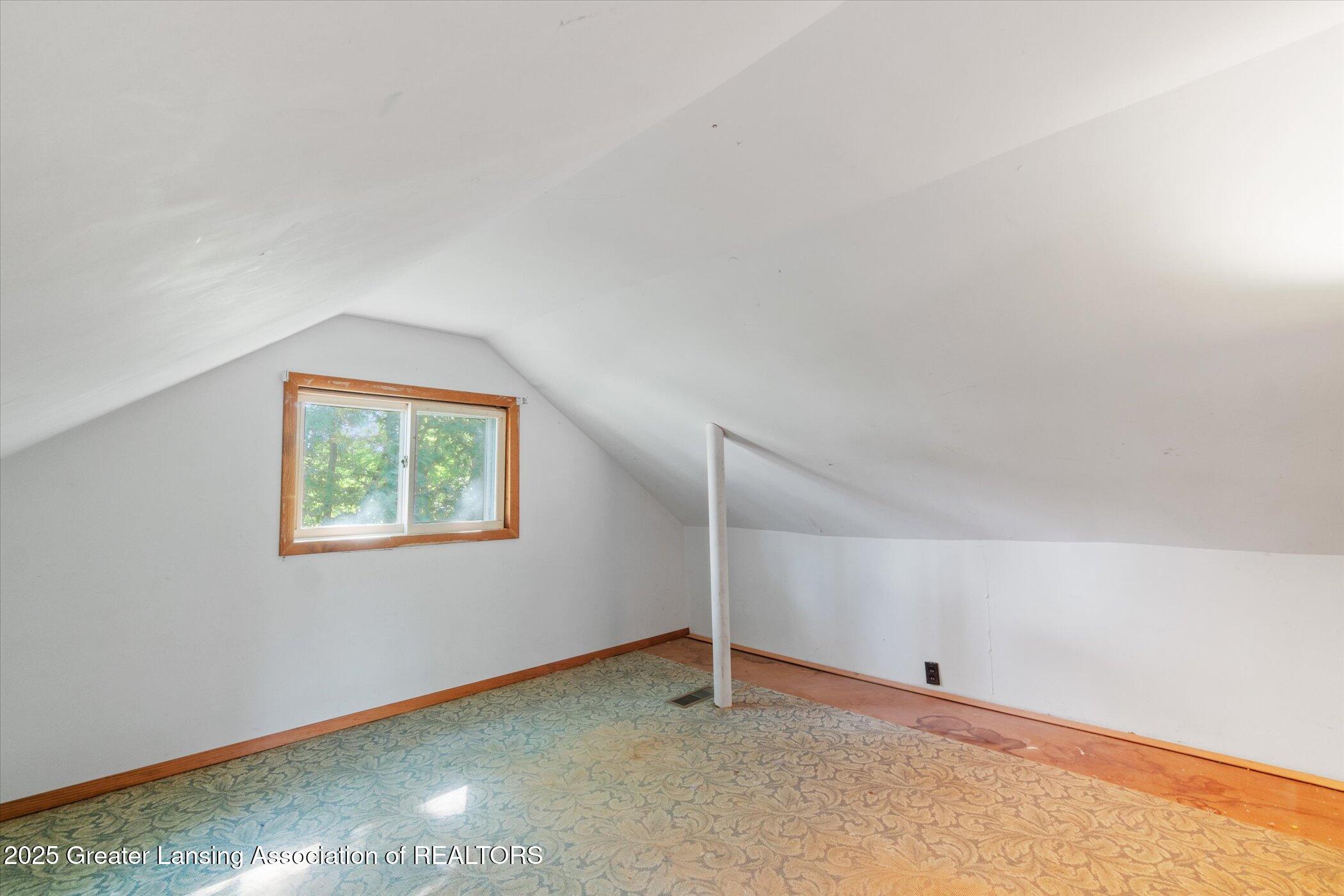 Ionia, Michigan 48846, United States, 2 Bedrooms Bedrooms, ,1 BathroomBathrooms,Residential,Pending,198961