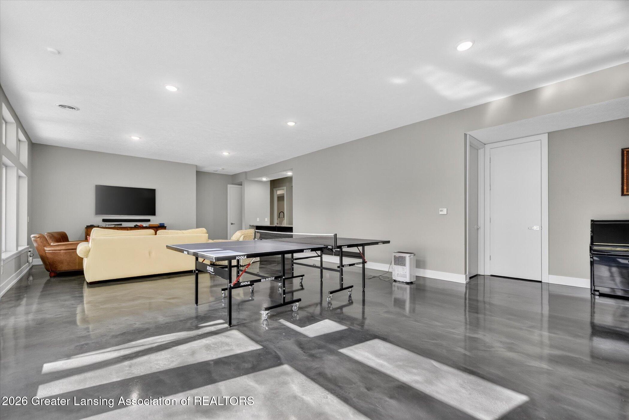 Okemos, Michigan, 48864, United States, 5 Bedrooms Bedrooms, ,5 BathroomsBathrooms,Residential,Active,2041625