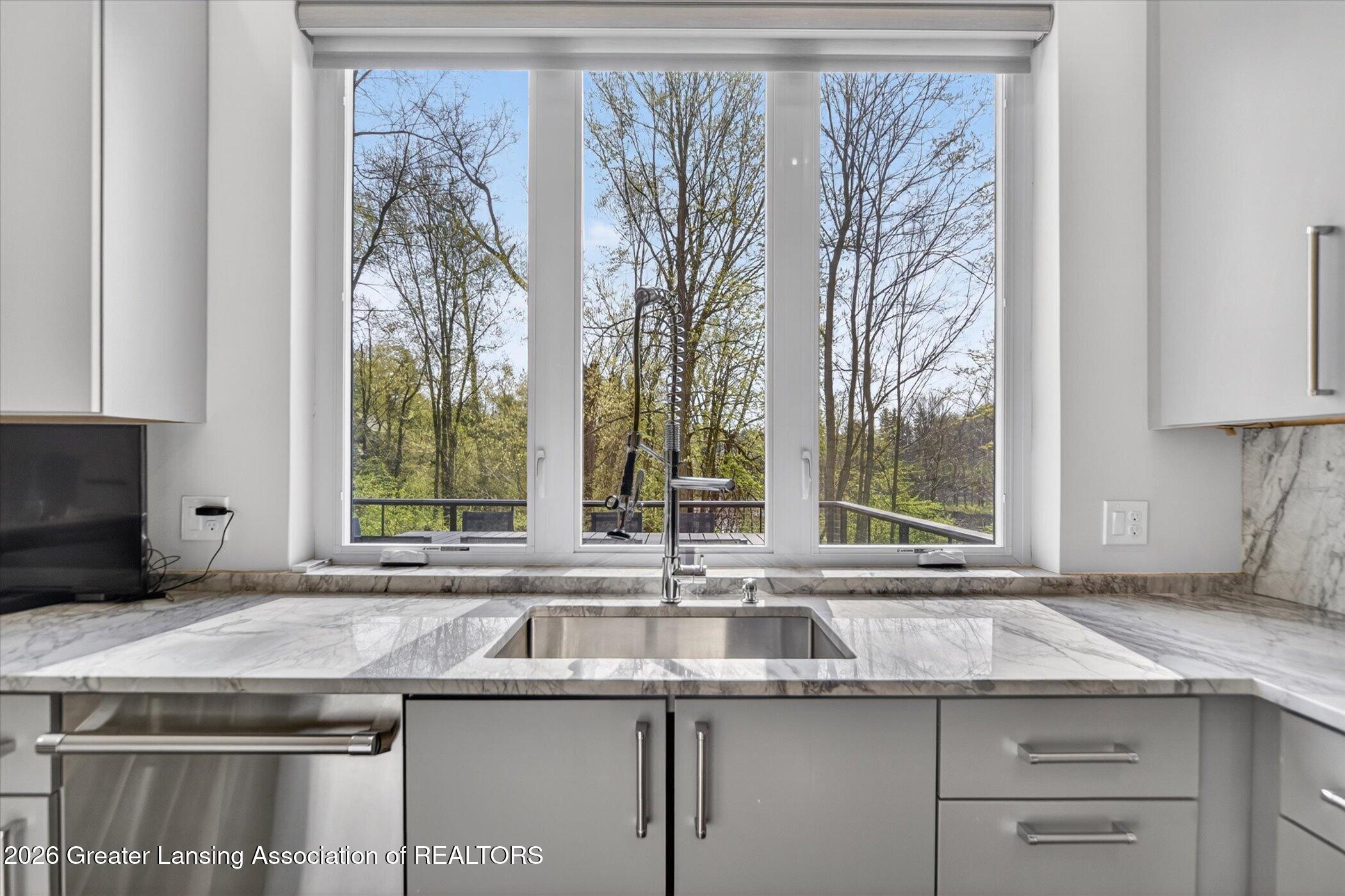 Okemos, Michigan, 48864, United States, 5 Bedrooms Bedrooms, ,5 BathroomsBathrooms,Residential,Active,2041625