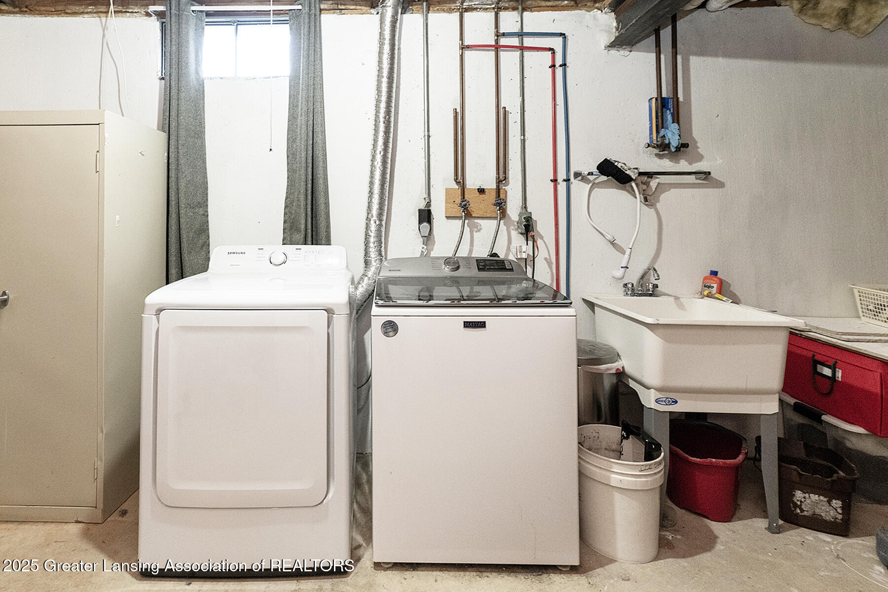 Holt, Michigan 48842, United States, 3 Bedrooms Bedrooms, ,2 BathroomsBathrooms,Residential,Active,238161