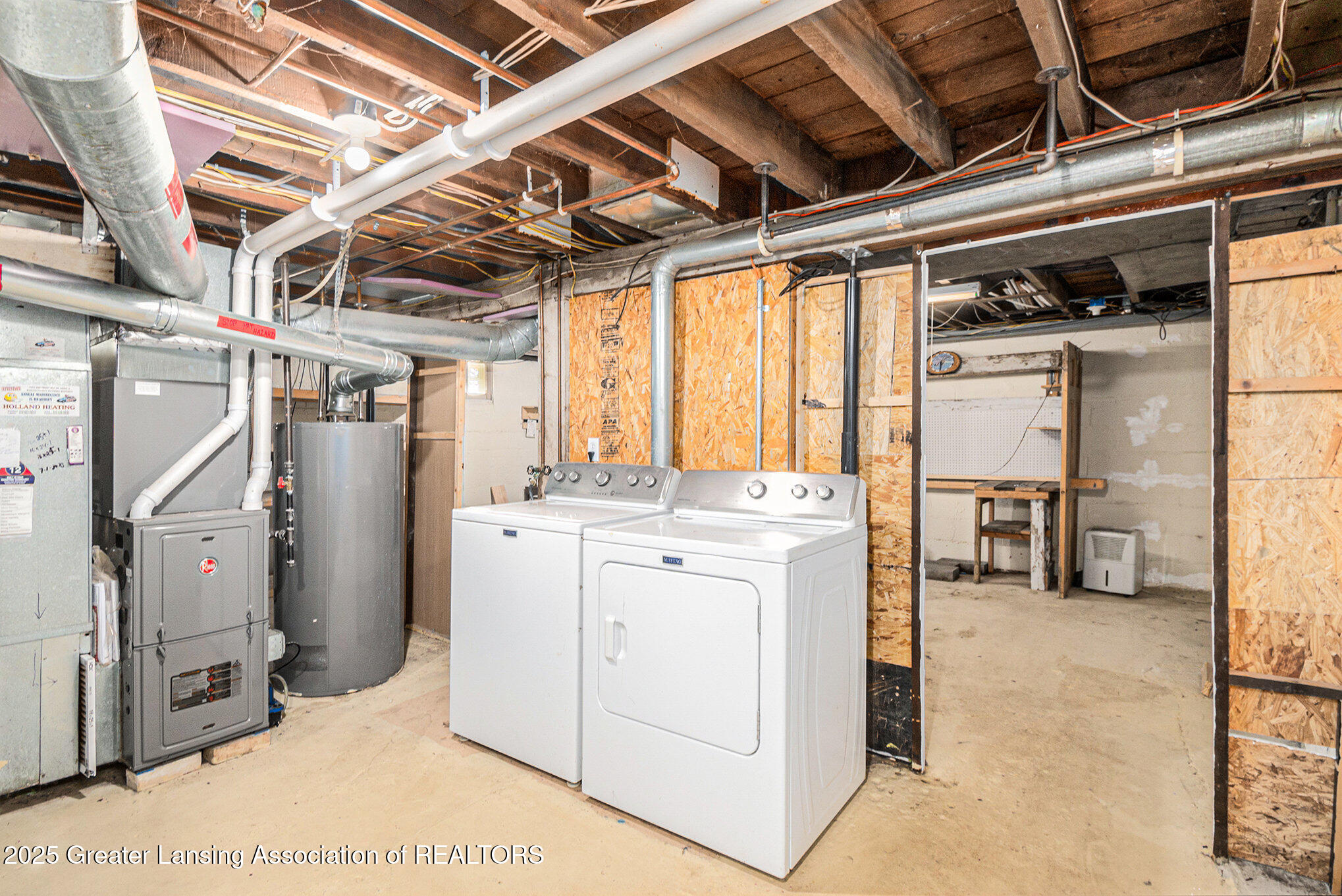 Owosso, Michigan 48867, United States, 3 Bedrooms Bedrooms, ,2 BathroomsBathrooms,Residential,Pending,152349