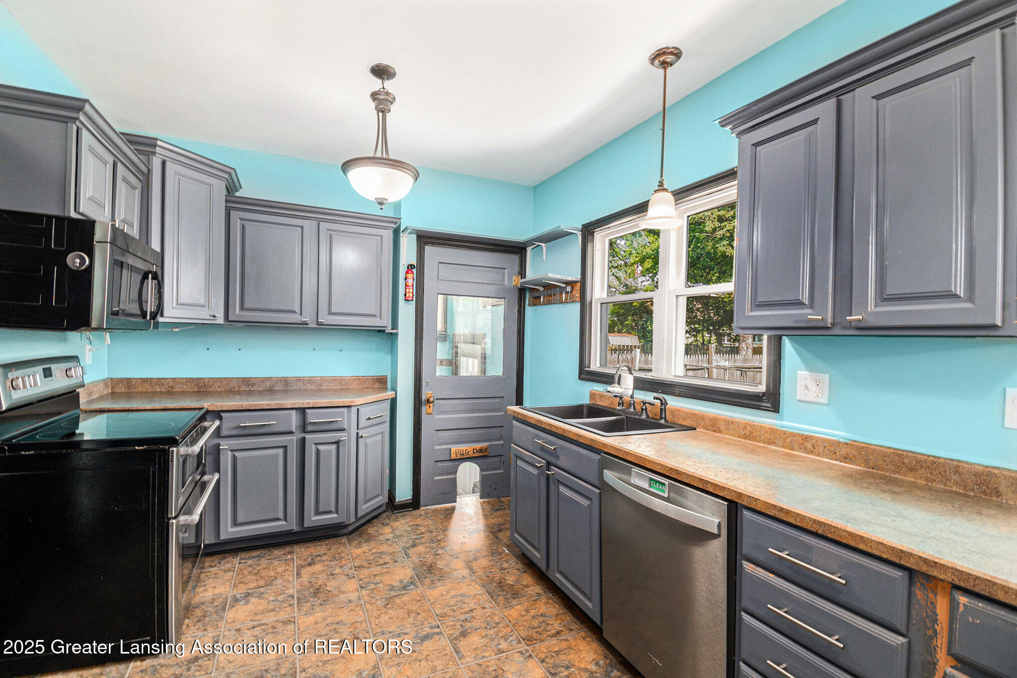 Owosso, Michigan 48867, United States, 3 Bedrooms Bedrooms, ,2 BathroomsBathrooms,Residential,Pending,152349