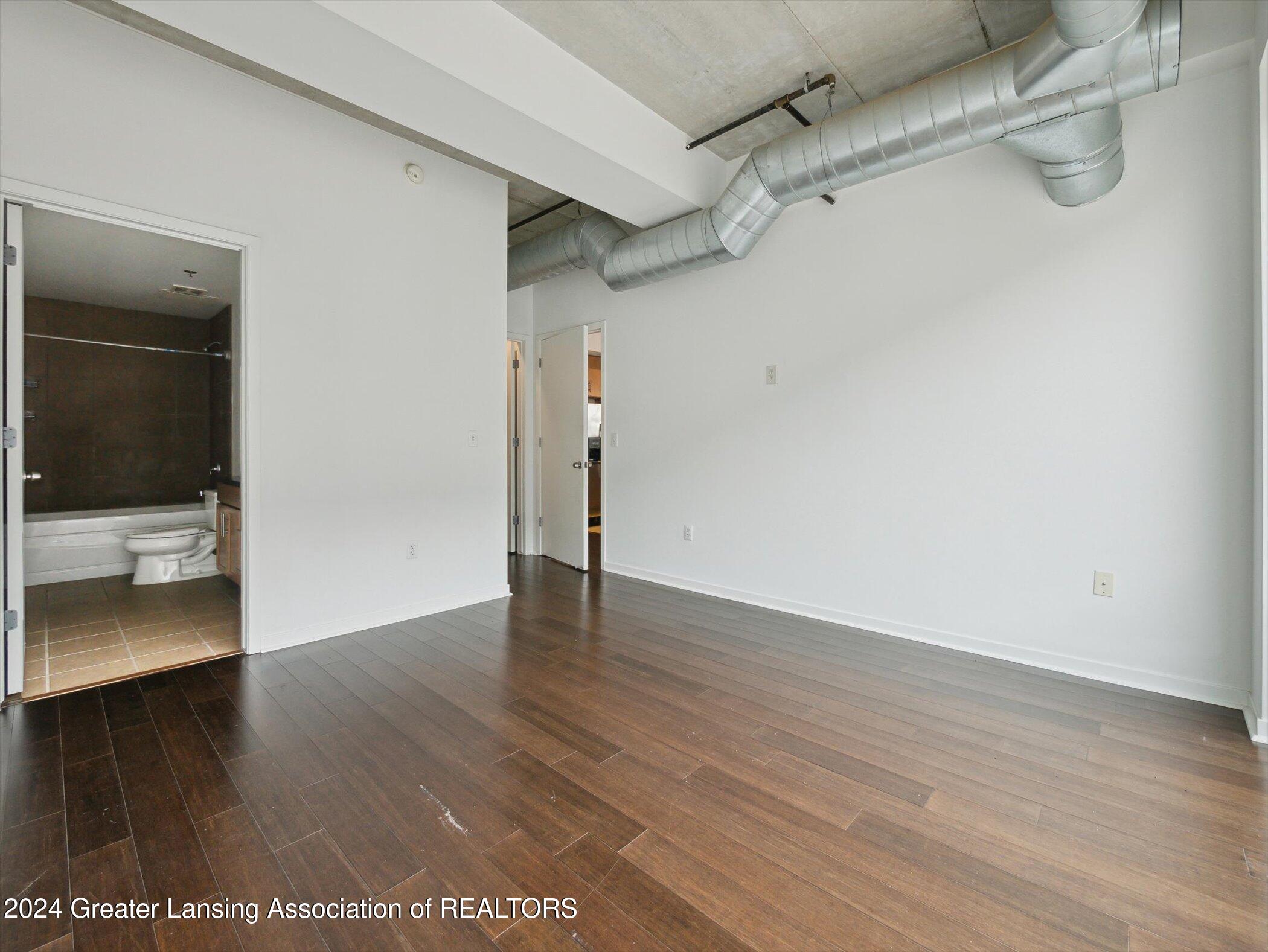 Detroit, Michigan 48201, United States, 1 Bedroom Bedrooms, ,2 BathroomsBathrooms,Residential,Active,21882