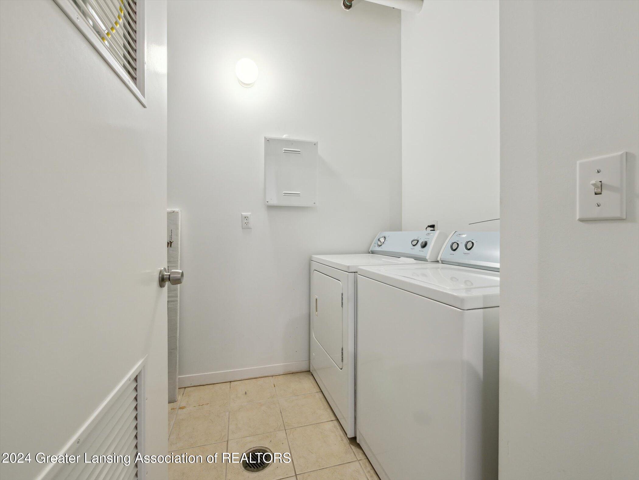 Detroit, Michigan 48201, United States, 1 Bedroom Bedrooms, ,2 BathroomsBathrooms,Residential,Active,21882