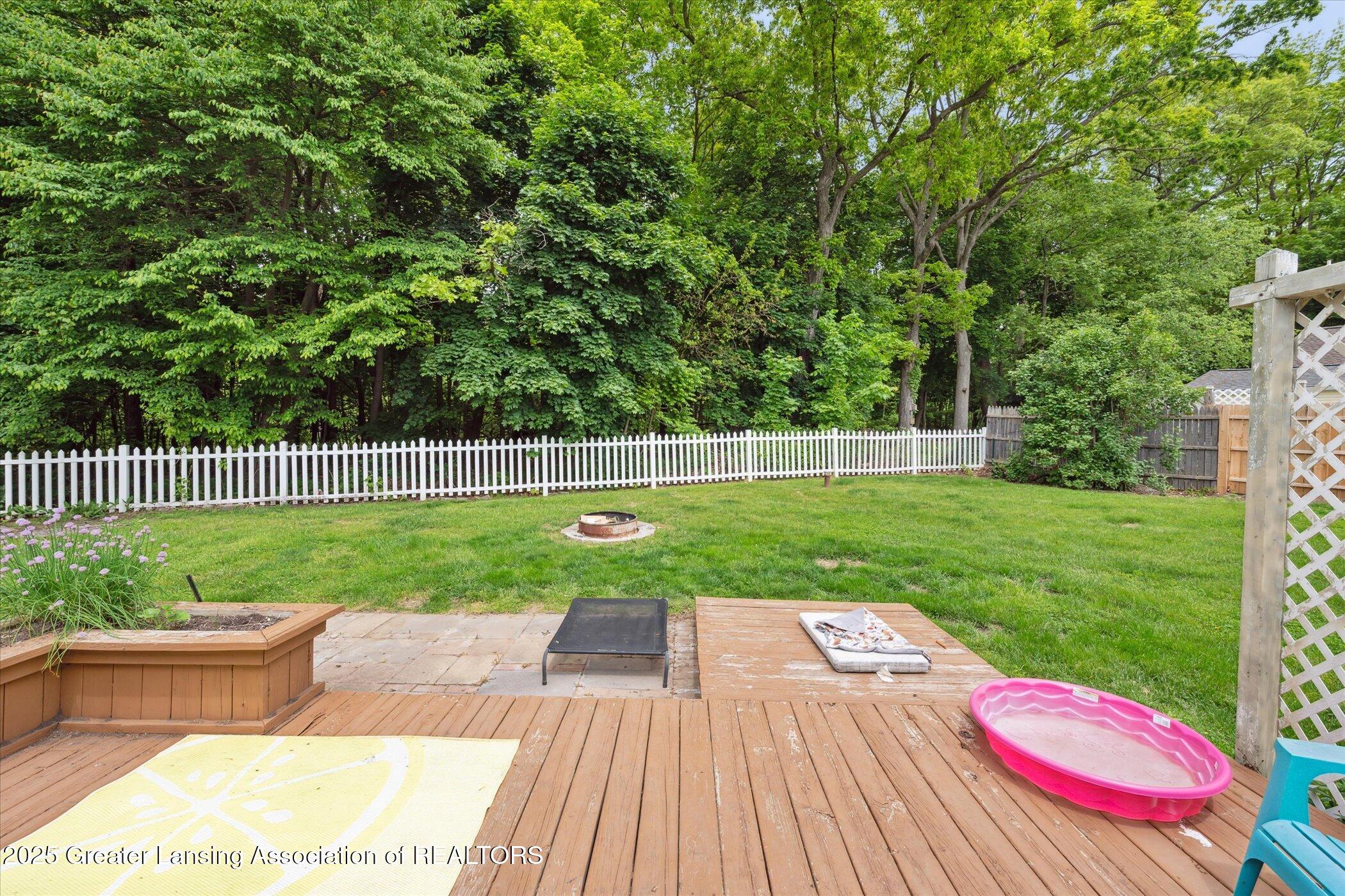 Brighton, Michigan 48114, United States, 4 Bedrooms Bedrooms, ,2 BathroomsBathrooms,Residential,Pending,141456