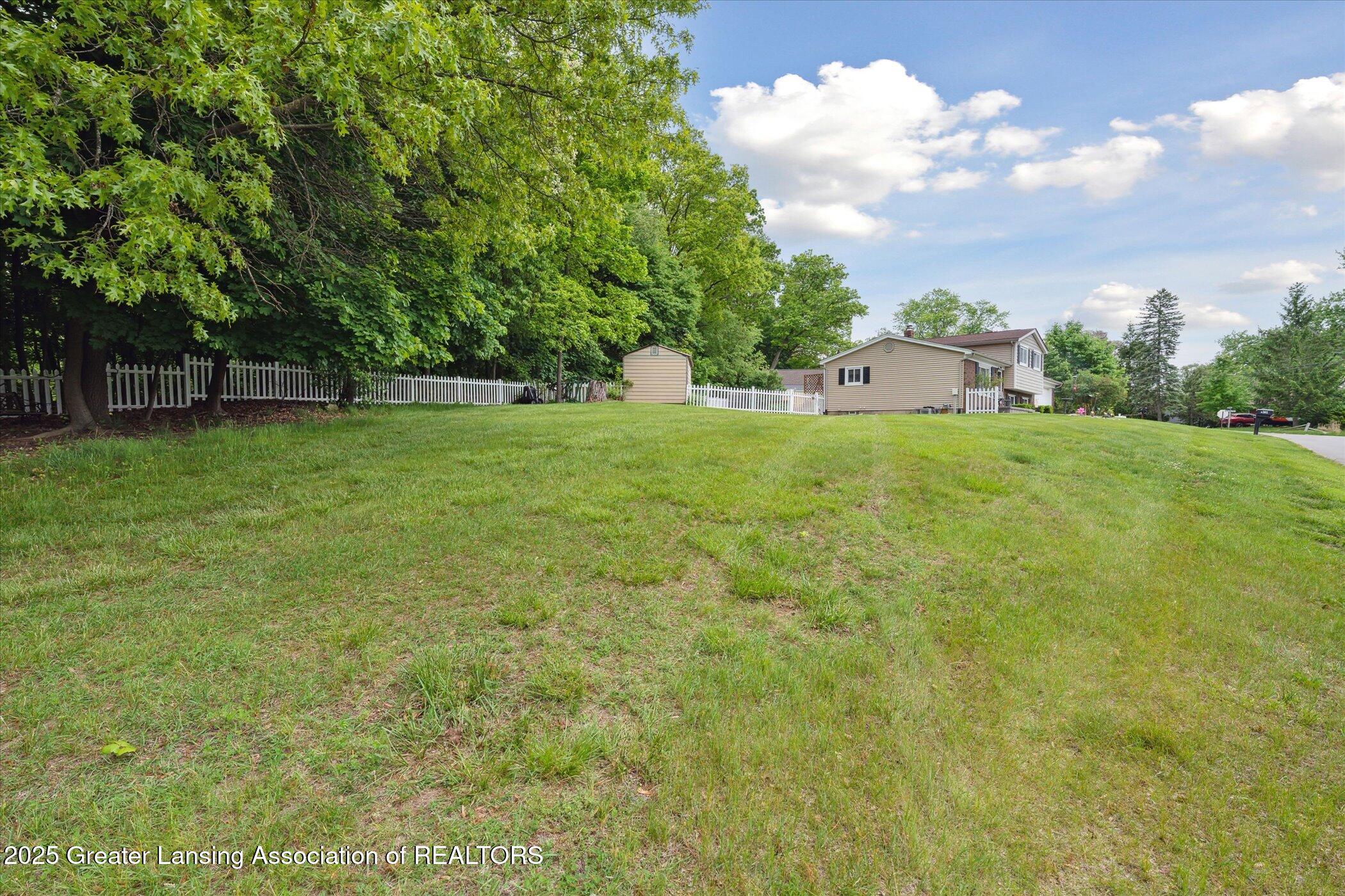 Brighton, Michigan 48114, United States, 4 Bedrooms Bedrooms, ,2 BathroomsBathrooms,Residential,Pending,141456