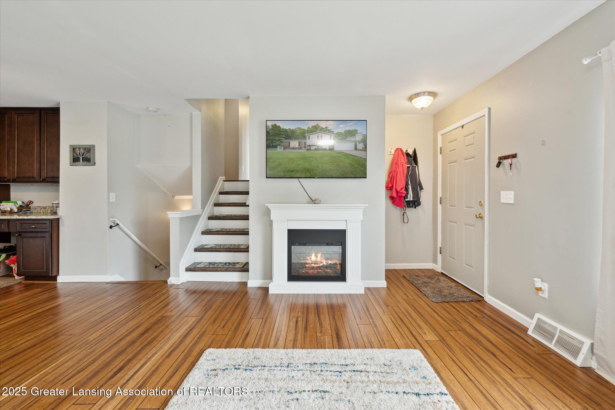 Brighton, Michigan 48114, United States, 4 Bedrooms Bedrooms, ,2 BathroomsBathrooms,Residential,Pending,141456