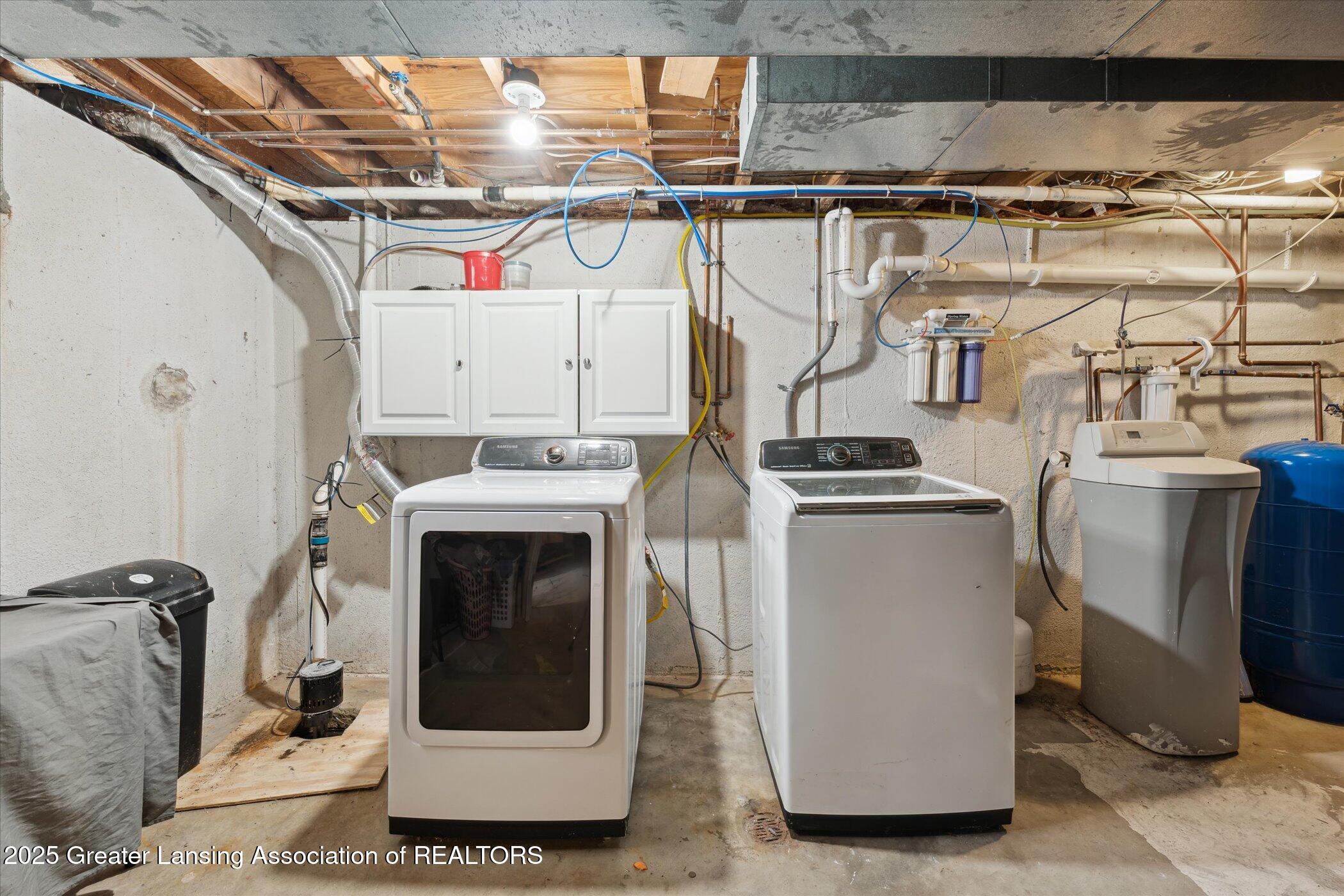 Brighton, Michigan 48114, United States, 4 Bedrooms Bedrooms, ,2 BathroomsBathrooms,Residential,Pending,141456