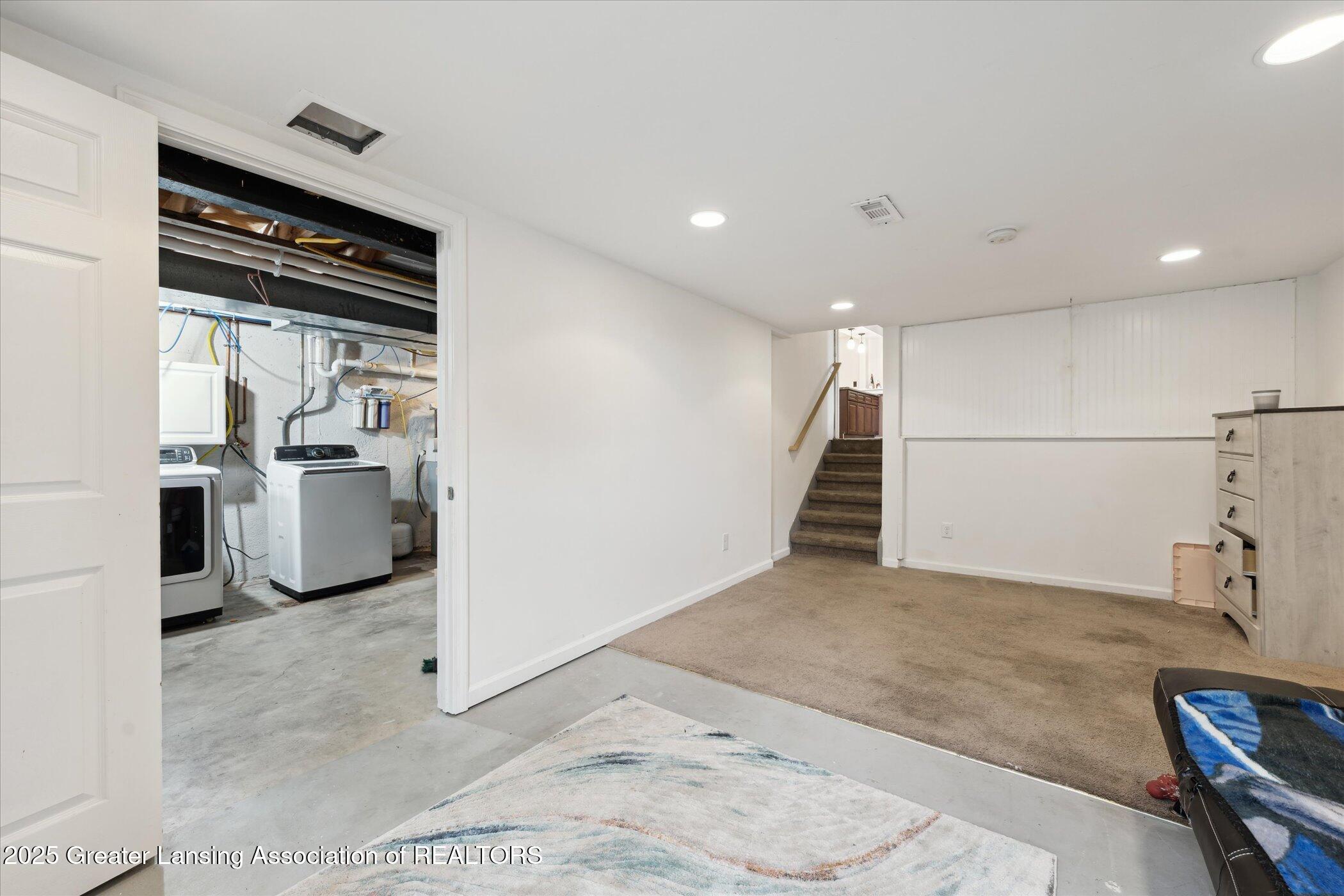 Brighton, Michigan 48114, United States, 4 Bedrooms Bedrooms, ,2 BathroomsBathrooms,Residential,Pending,141456