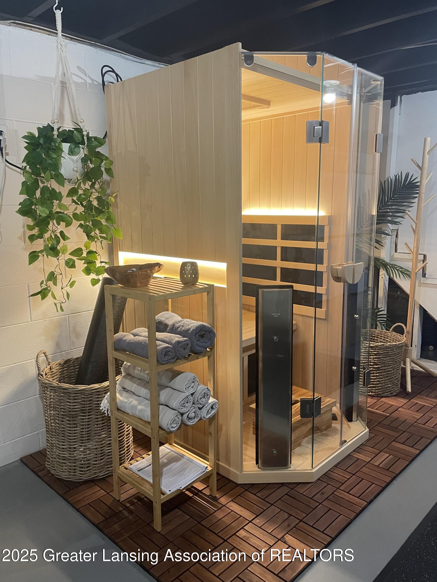 East Lansing, Michigan 48823, United States, 3 Bedrooms Bedrooms, ,2 BathroomsBathrooms,Residential,Coming Soon,177612