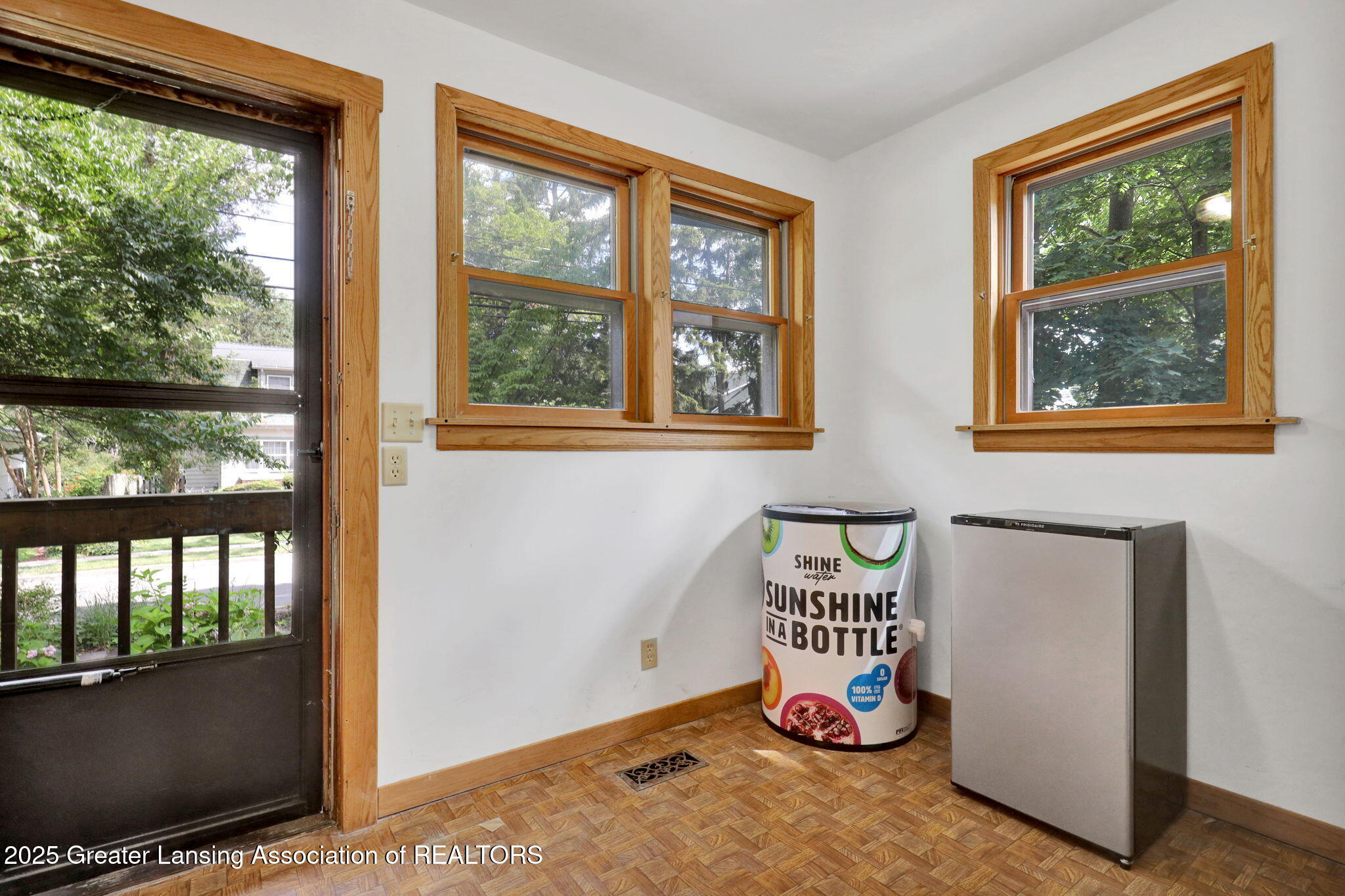 East Lansing, Michigan 48823, United States, 3 Bedrooms Bedrooms, ,2 BathroomsBathrooms,Residential,Active,181210