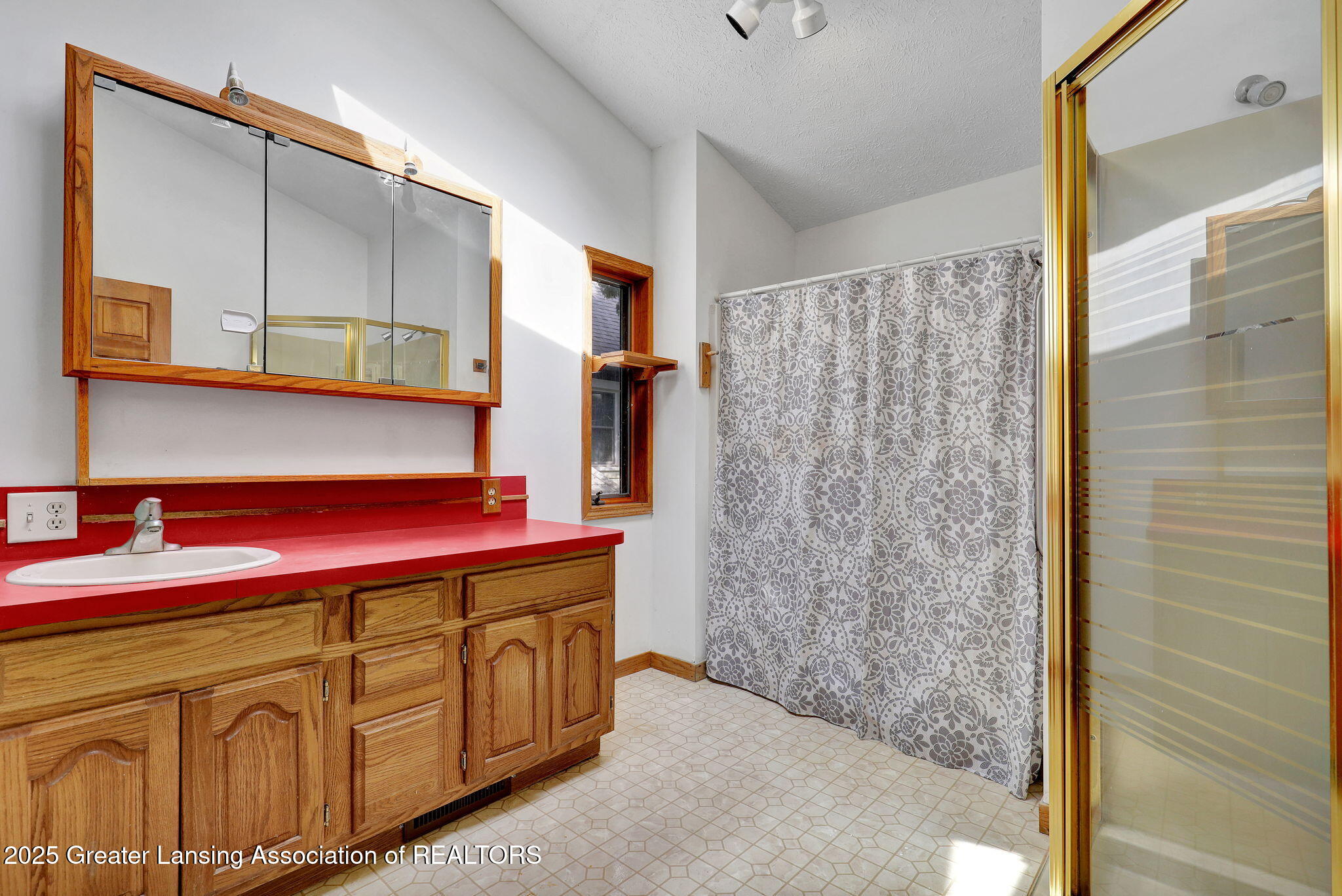 East Lansing, Michigan 48823, United States, 3 Bedrooms Bedrooms, ,2 BathroomsBathrooms,Residential,Active,181210