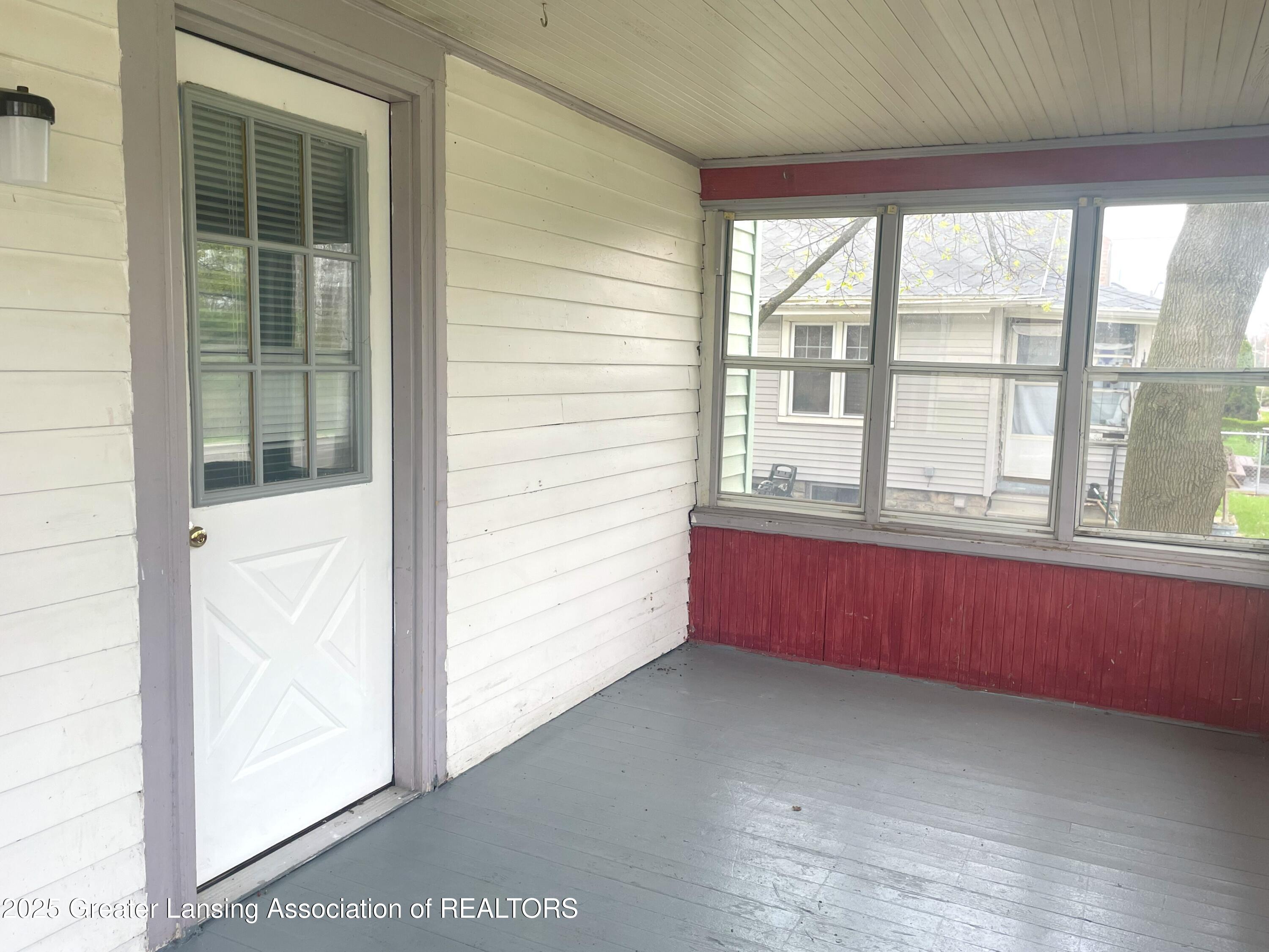 Lansing, Michigan 48910, United States, 2 Bedrooms Bedrooms, ,1 BathroomBathrooms,Residential,Active,18471