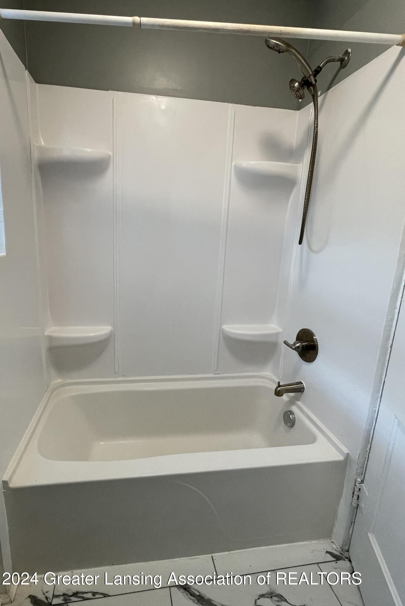 Lansing, Michigan 48910, United States, 2 Bedrooms Bedrooms, ,1 BathroomBathrooms,Residential,Active,18471