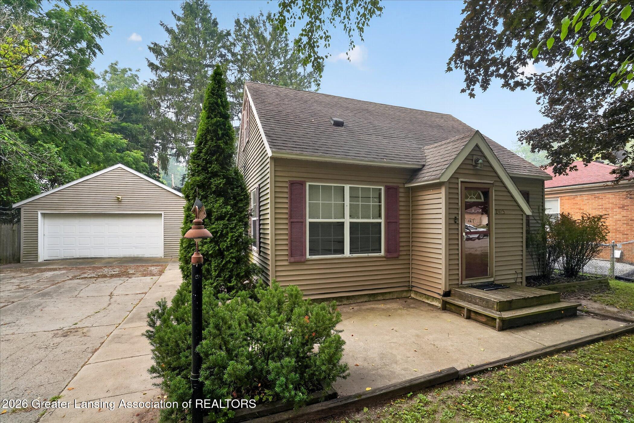 2415 W Washtenaw Street - Photo 2
