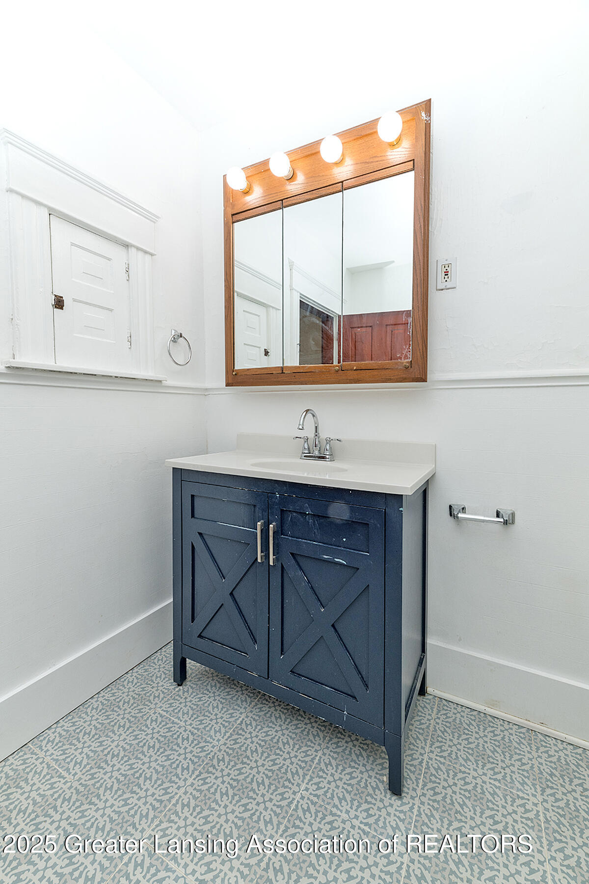 Lansing, Michigan 48915, United States, ,Residential,Active,221932