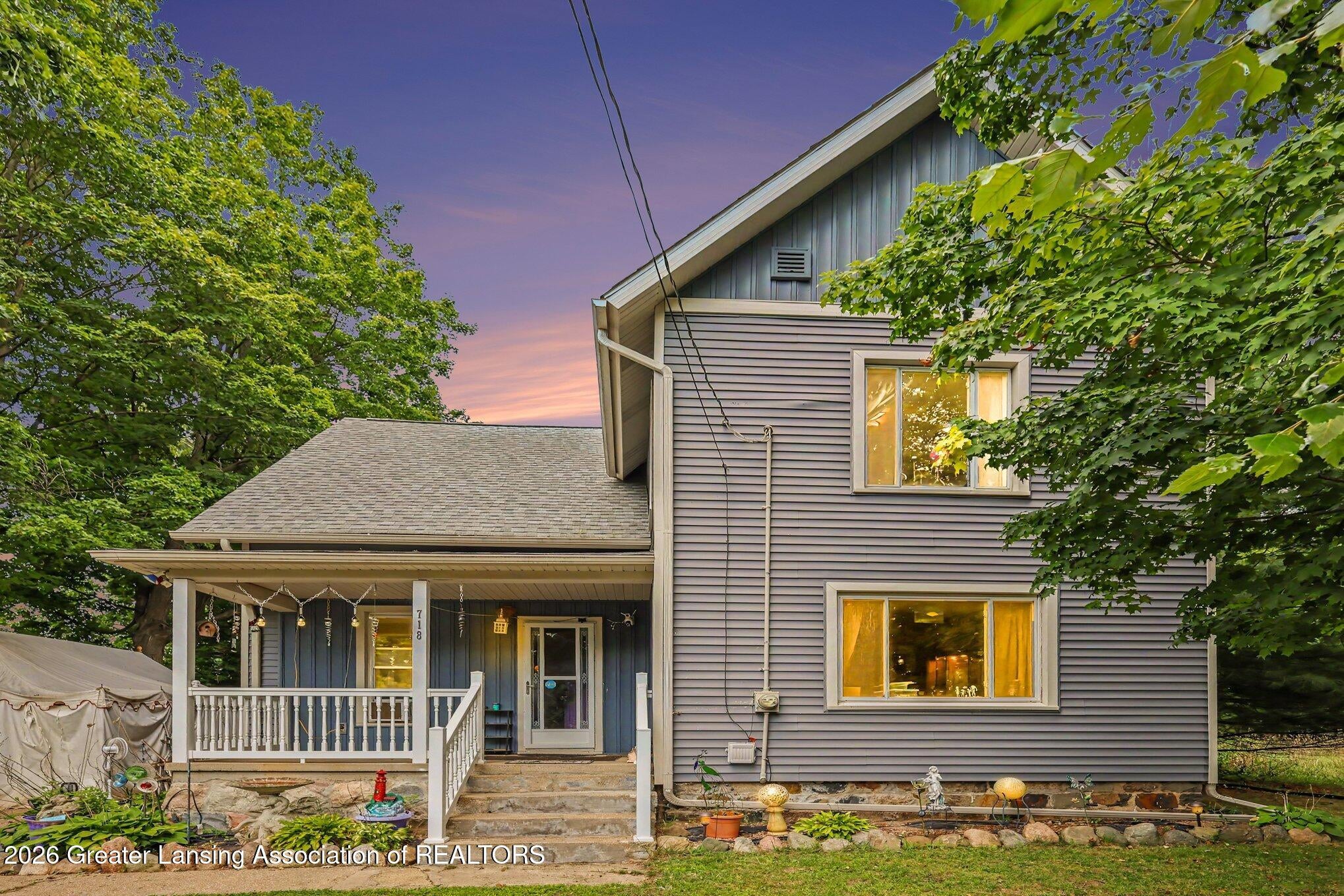 718 E Race Road - Photo 2