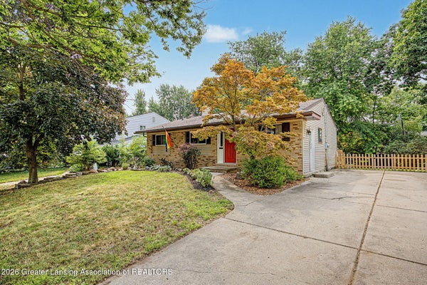 2600 DARIEN DR, LANSING, MI 48912 - Image 555739a66d48ee43bcdbcaac0d080f95/532230407