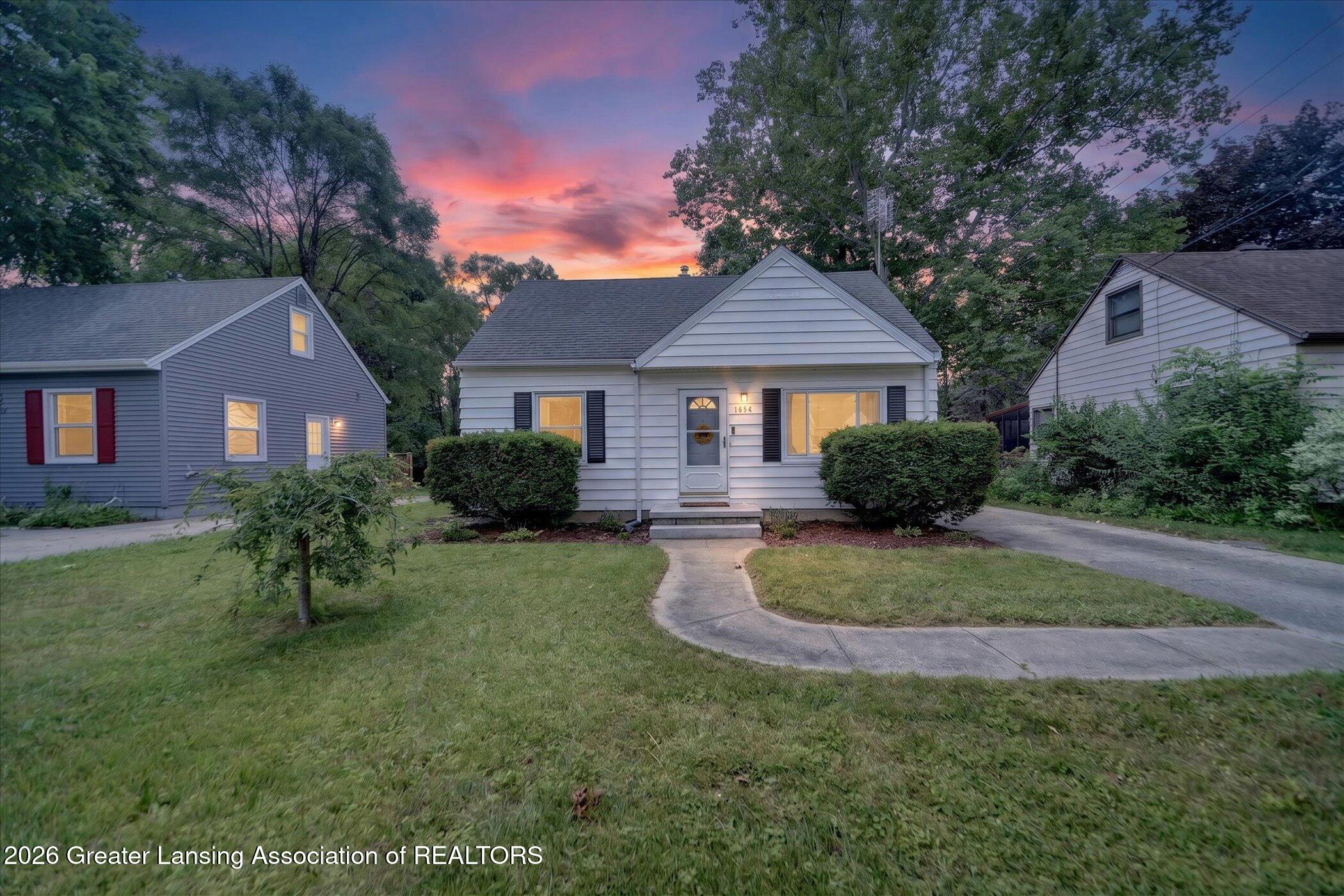 Photo 1 of 28 — 1654 Melrose Avenue, East Lansing, MI 48823