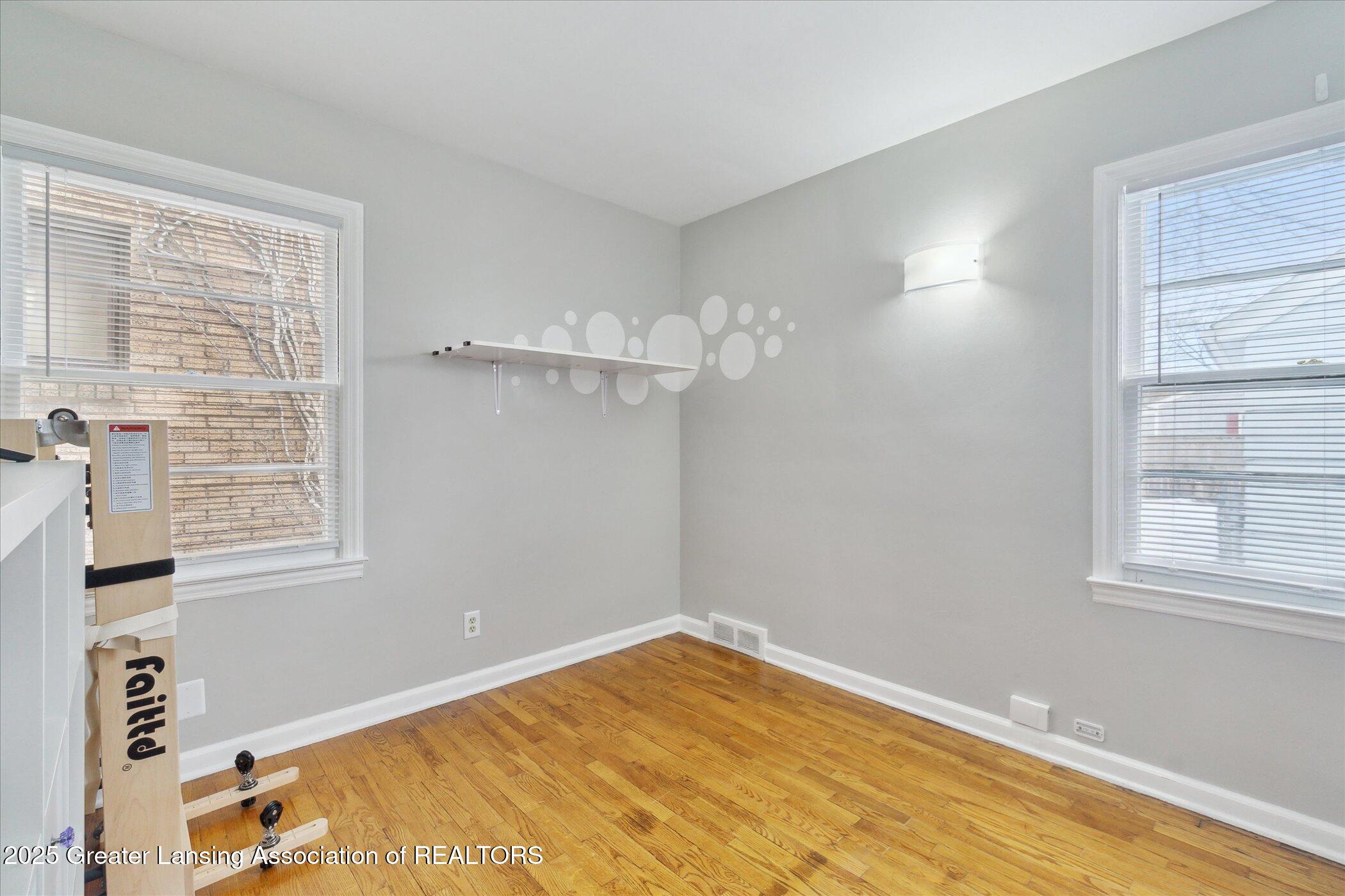 Lansing, Michigan 48915, United States, 4 Bedrooms Bedrooms, ,2 BathroomsBathrooms,Residential,Pending,11523