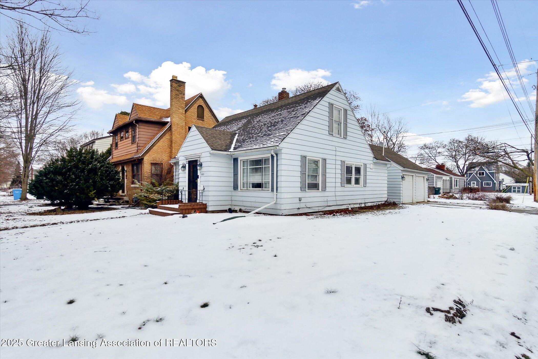 Lansing, Michigan 48915, United States, 4 Bedrooms Bedrooms, ,2 BathroomsBathrooms,Residential,Pending,11523