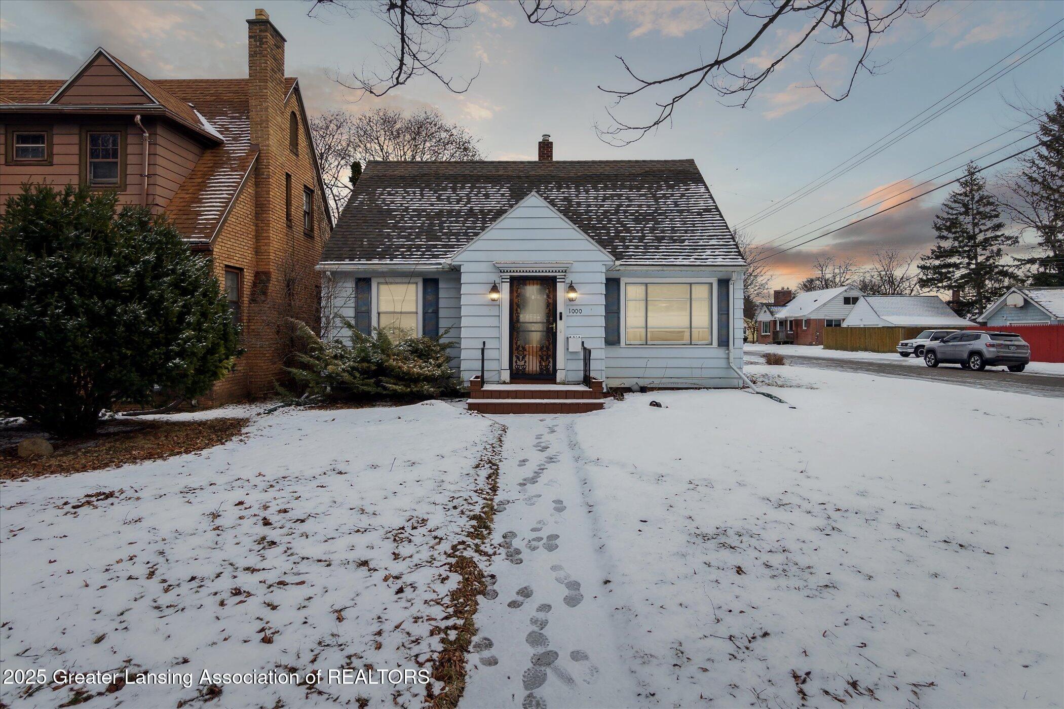 Lansing, Michigan 48915, United States, 4 Bedrooms Bedrooms, ,2 BathroomsBathrooms,Residential,Pending,11523