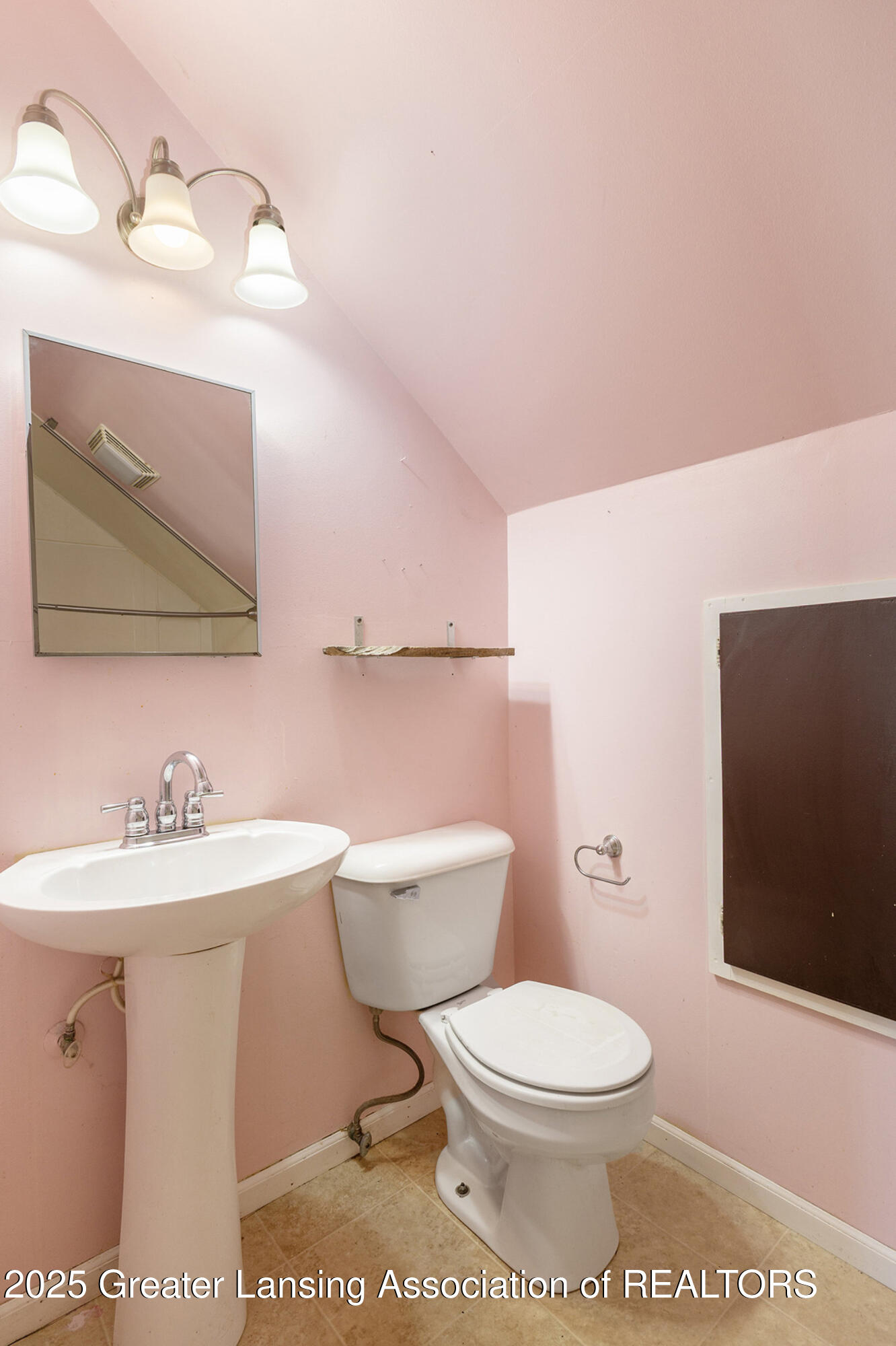 Lansing, Michigan 48912, United States, 3 Bedrooms Bedrooms, ,2 BathroomsBathrooms,Residential,Active,231340