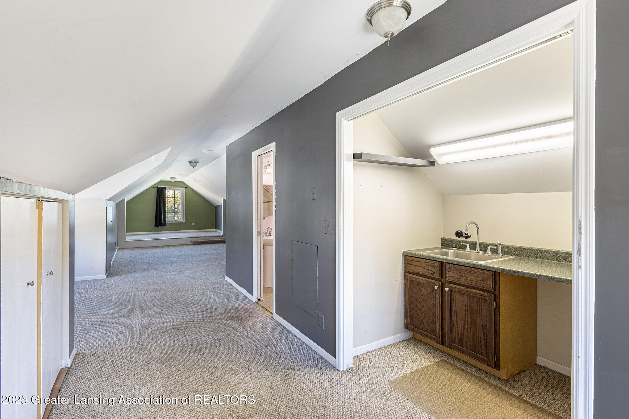 Lansing, Michigan 48912, United States, 3 Bedrooms Bedrooms, ,2 BathroomsBathrooms,Residential,Active,231340