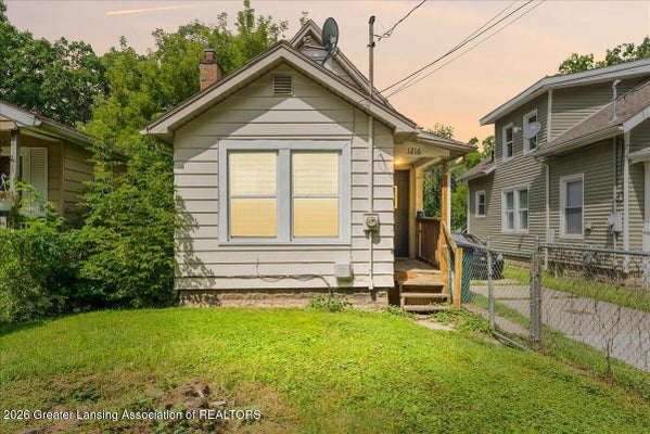 1216 BENSCH ST, LANSING, MI 48912 - Image 5d2087a68d4ca435b690a65d4eaa9947/3025850883