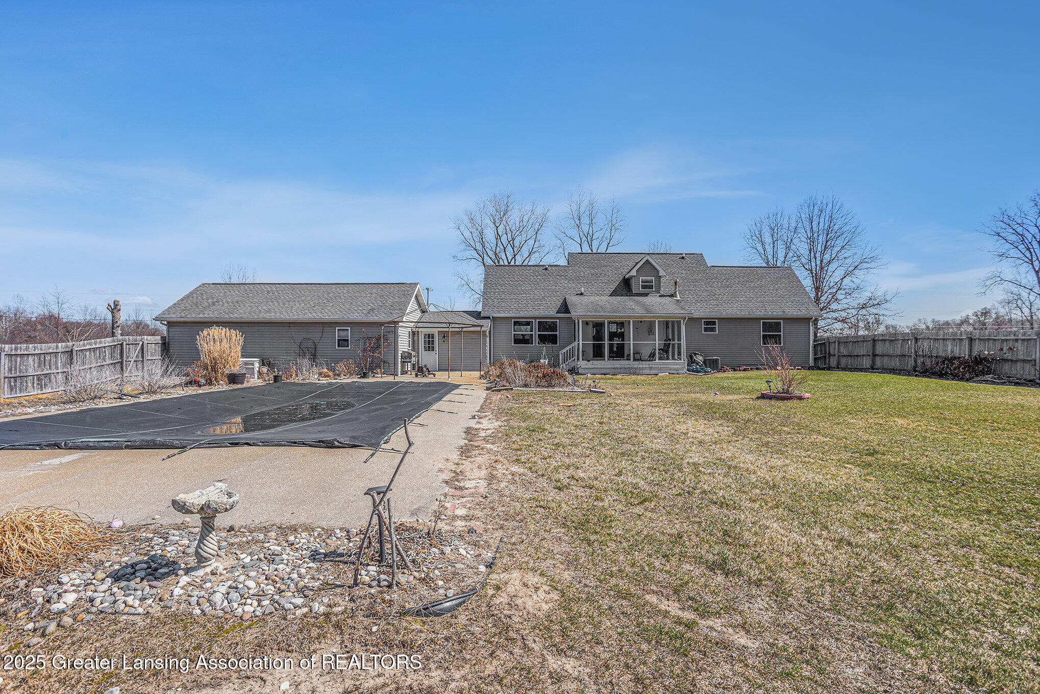 Shepherd, Michigan 48883, United States, 3 Bedrooms Bedrooms, ,3 BathroomsBathrooms,Residential,Active,96545