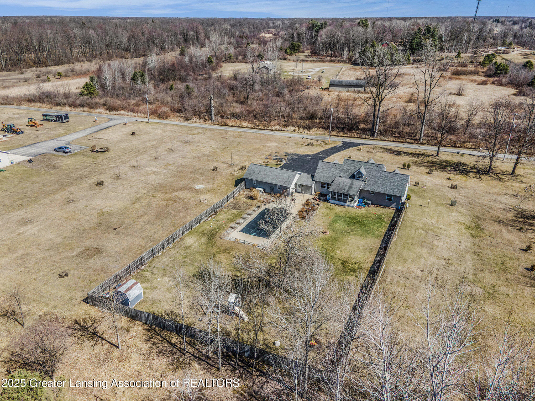 Shepherd, Michigan 48883, United States, 3 Bedrooms Bedrooms, ,3 BathroomsBathrooms,Residential,Active,96545