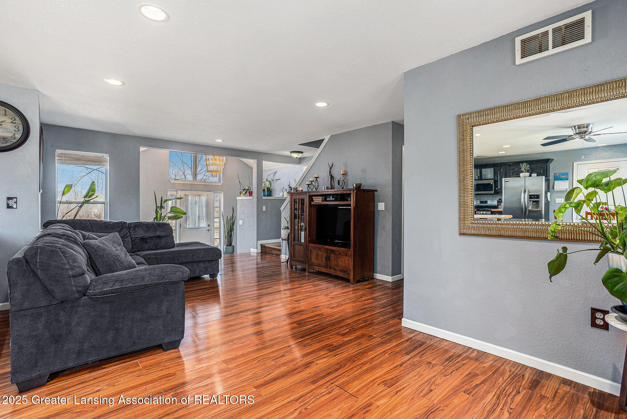 Shepherd, Michigan 48883, United States, 3 Bedrooms Bedrooms, ,3 BathroomsBathrooms,Residential,Active,96545