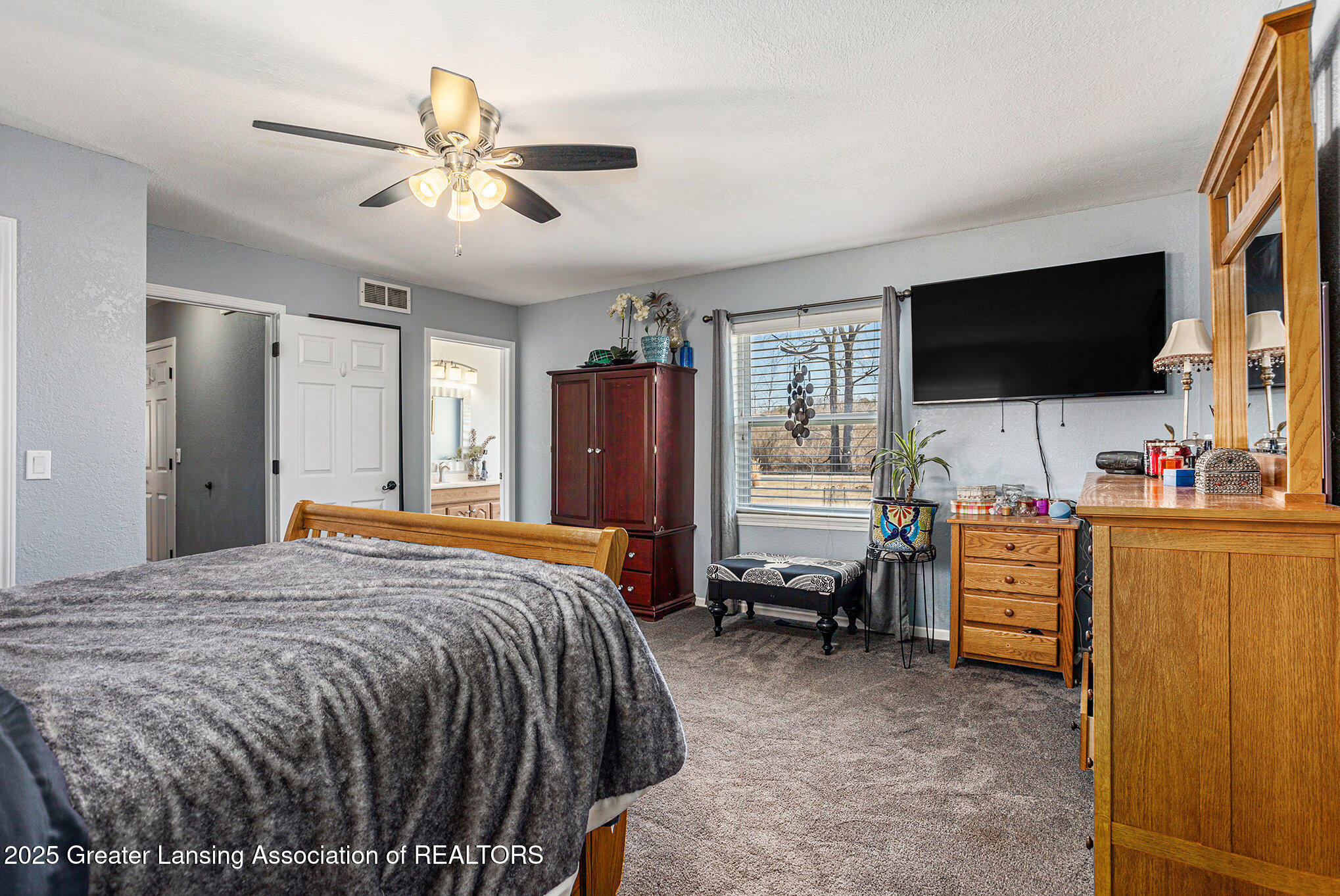 Shepherd, Michigan 48883, United States, 3 Bedrooms Bedrooms, ,3 BathroomsBathrooms,Residential,Active,96545