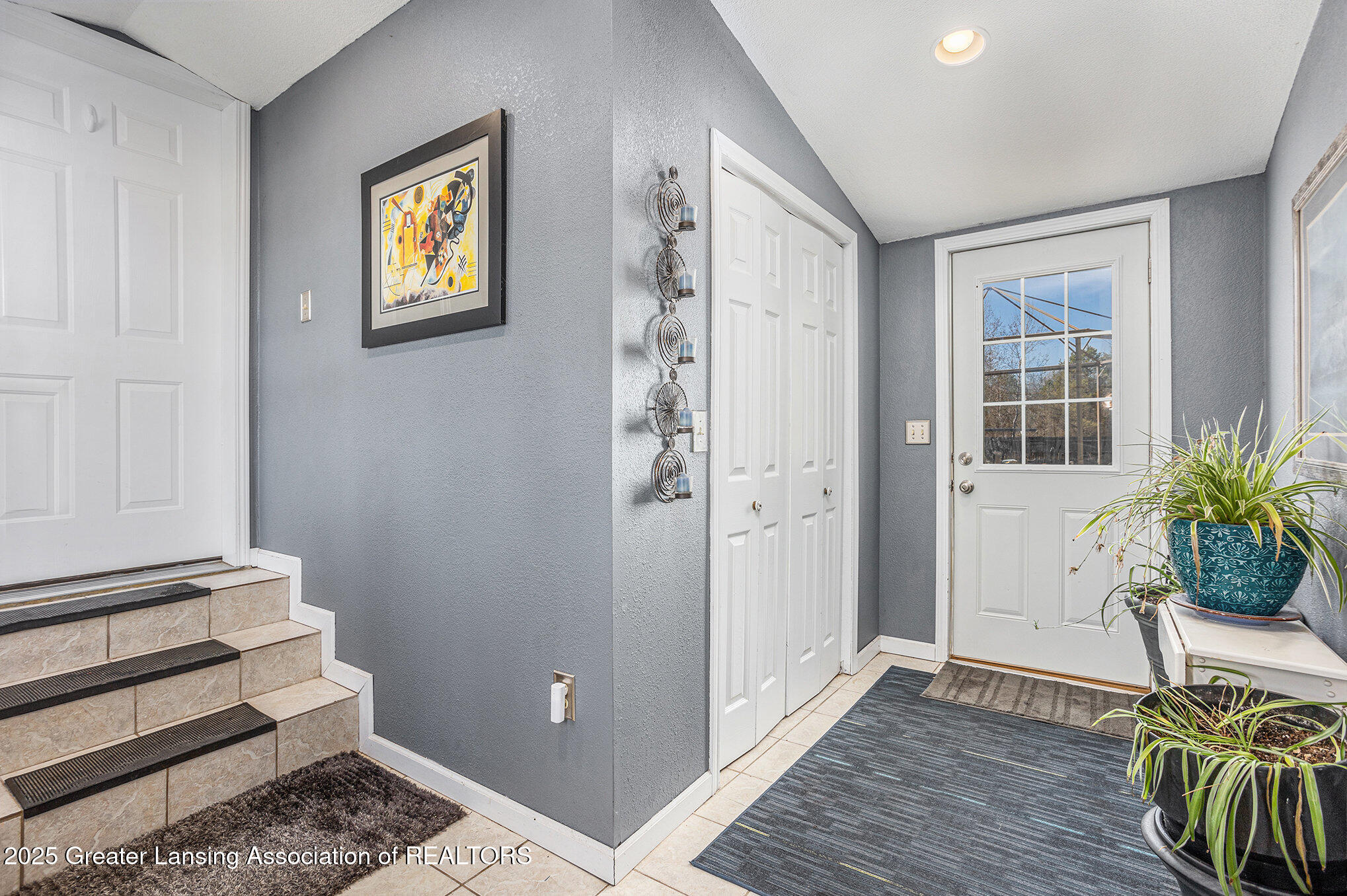 Shepherd, Michigan 48883, United States, 3 Bedrooms Bedrooms, ,3 BathroomsBathrooms,Residential,Active,96545